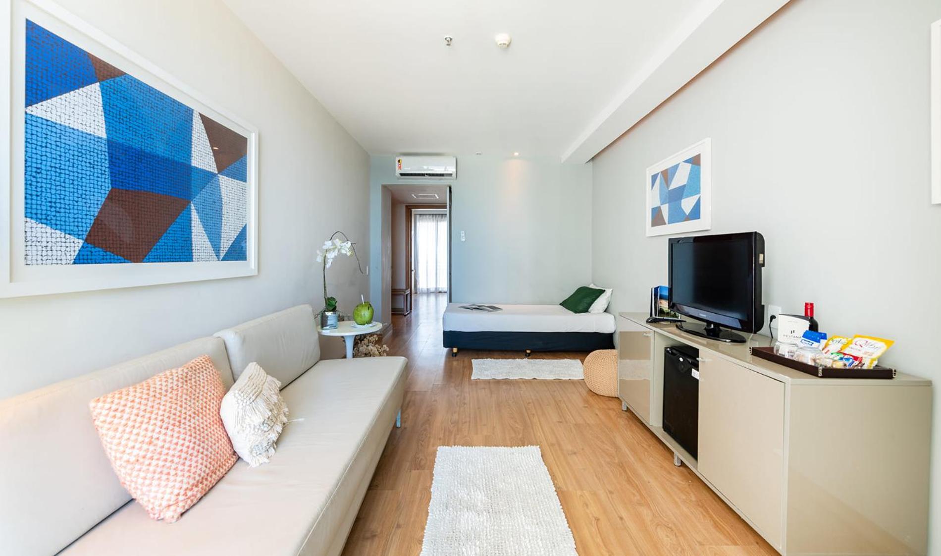Suite with Side Sea View