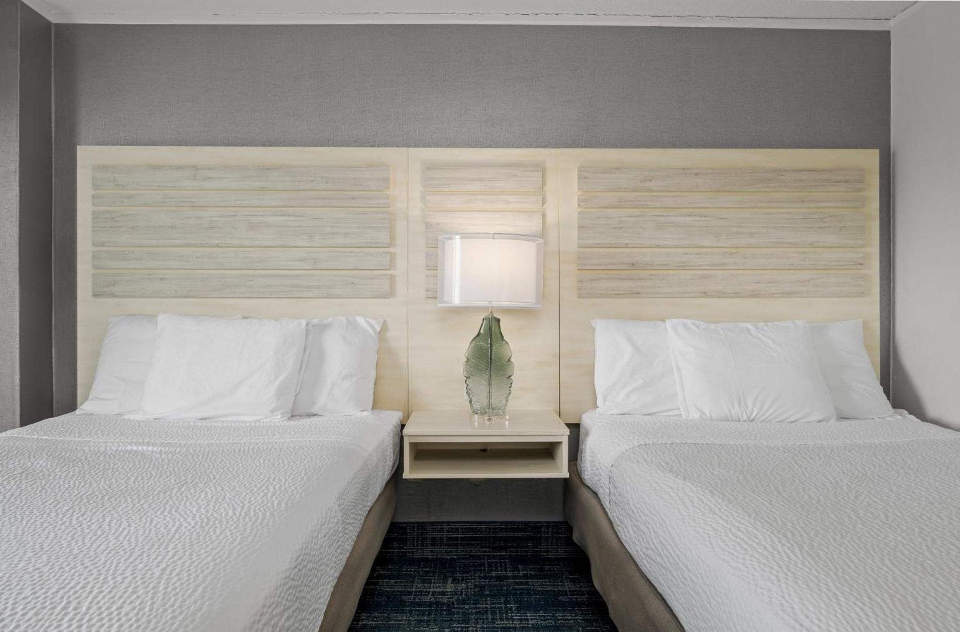 Double Room with Two Double Beds and City View  photo 2