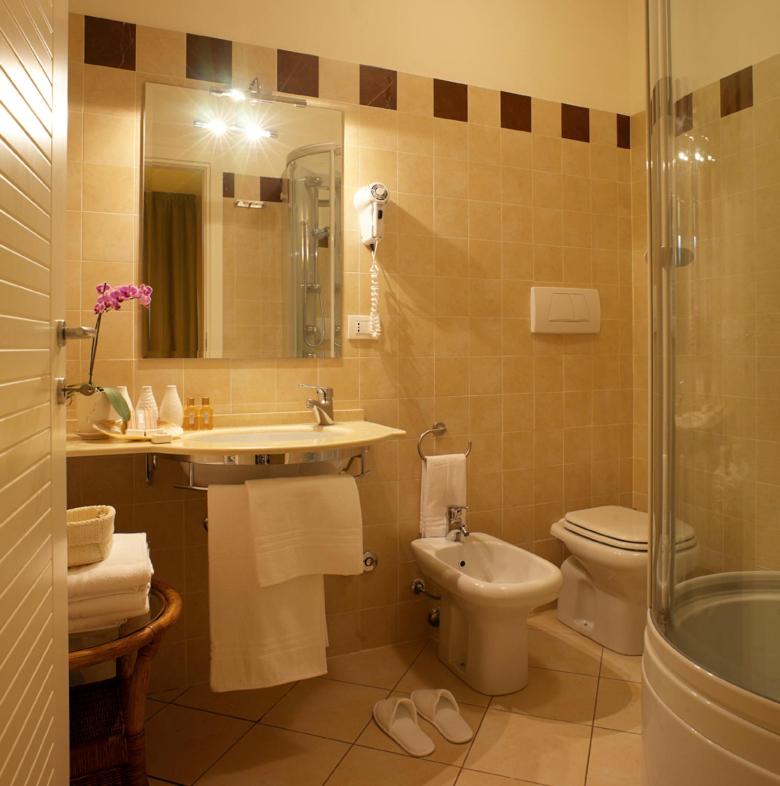 One-Bedroom Apartment - A detached building located 164 feet away - Photo 4