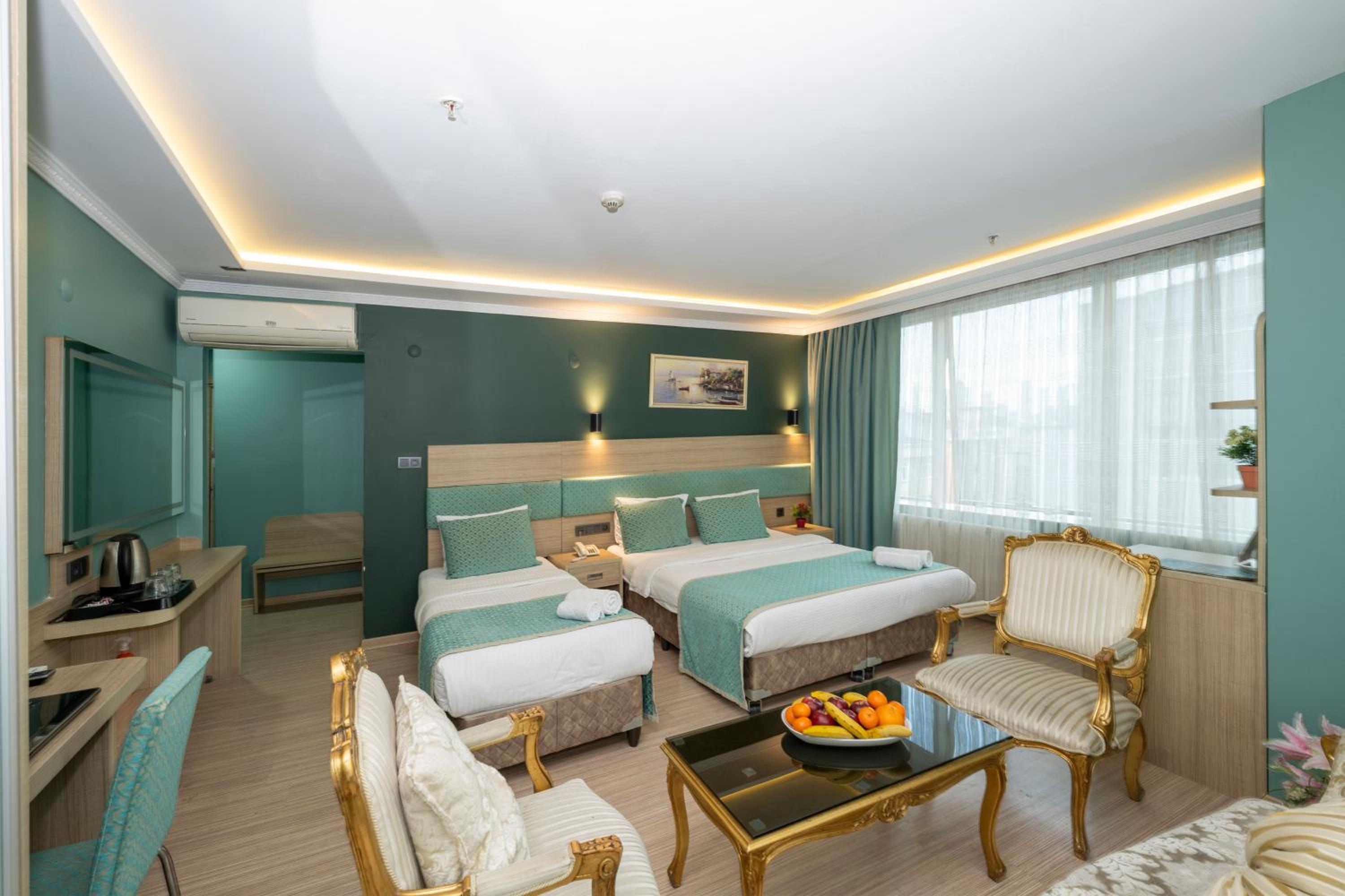 Deluxe Double or Twin Room with Spa Bath photo 2