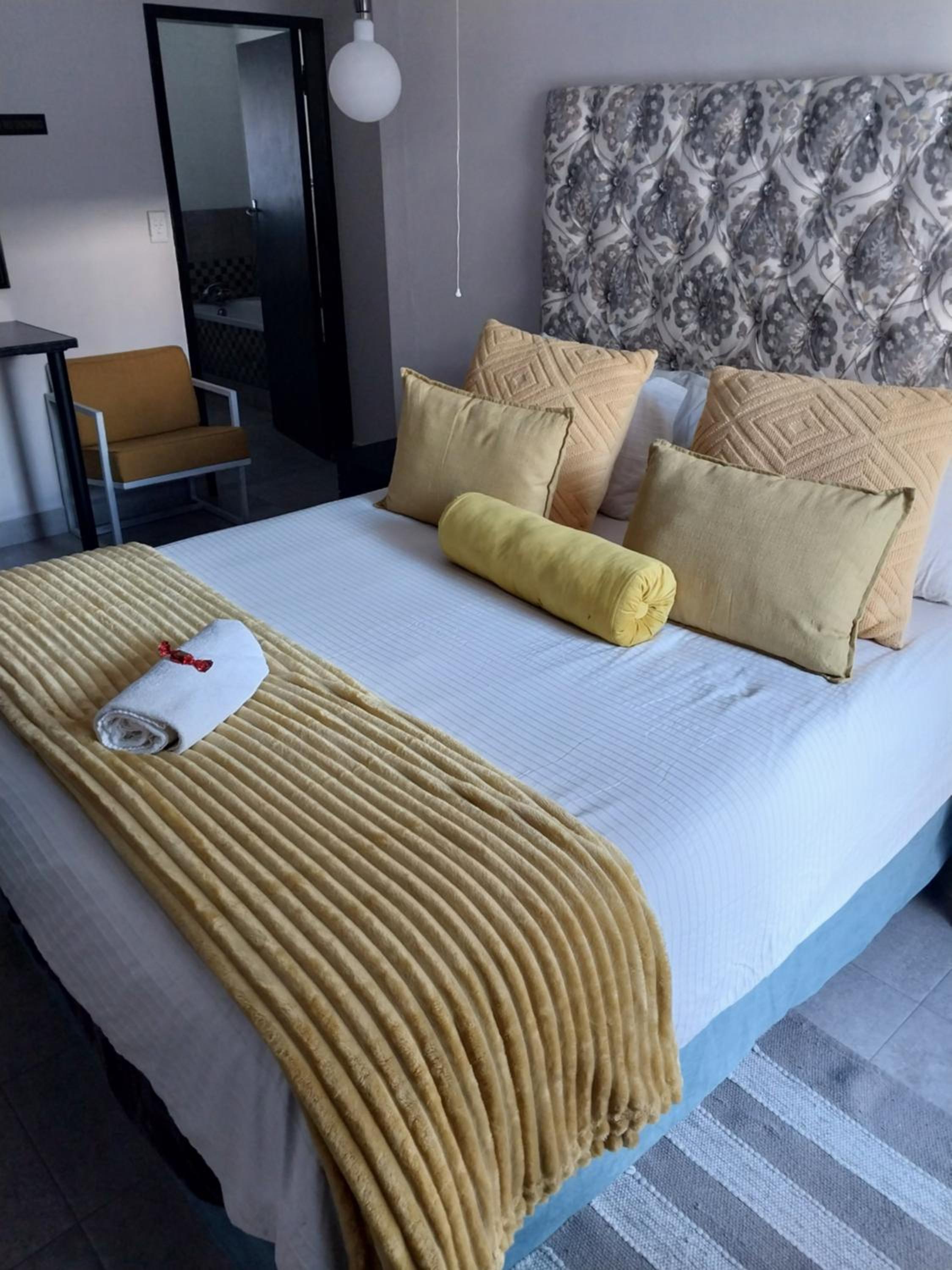 Standard Twin Room - Photo 1