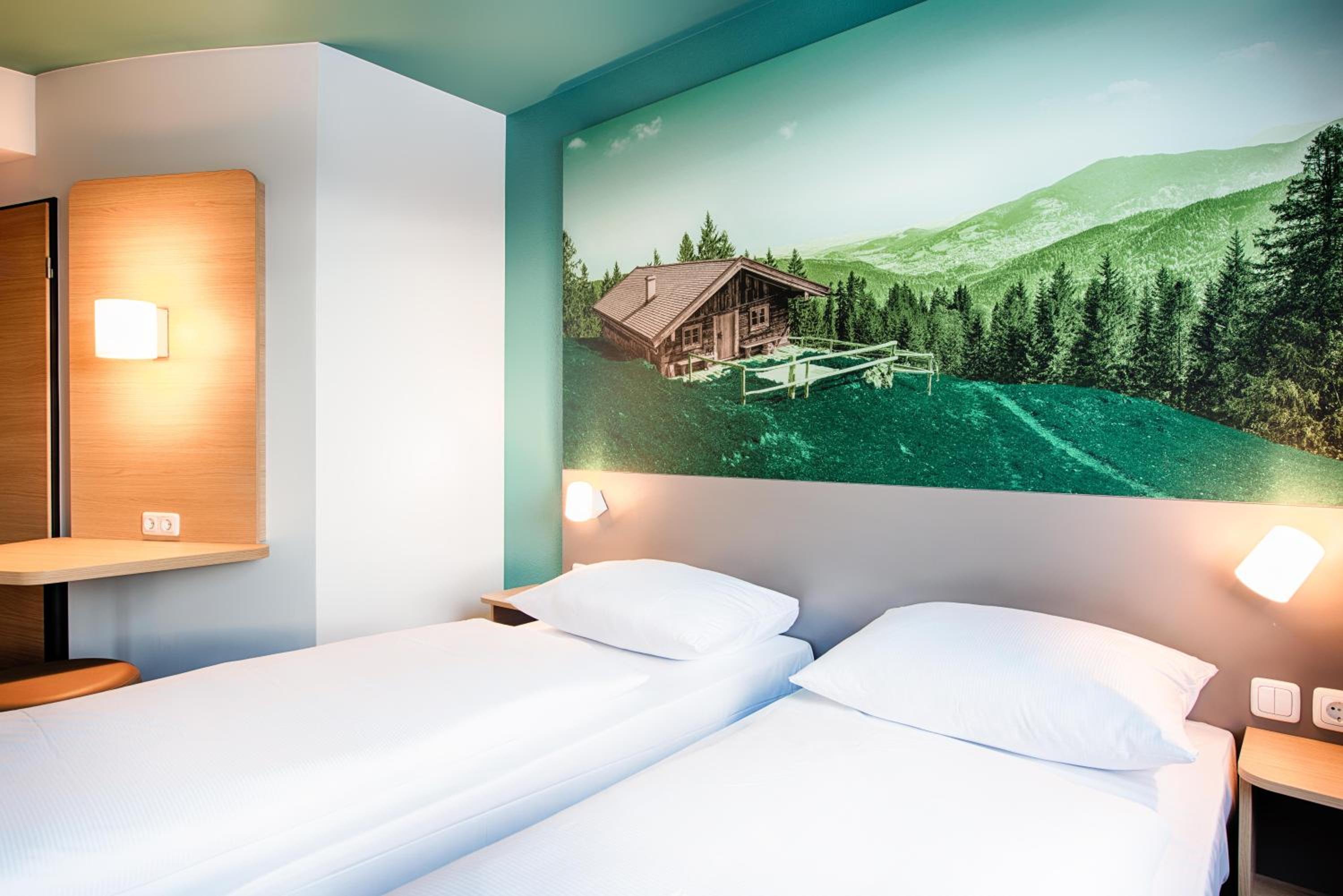 Standard Twin Room - Photo 3