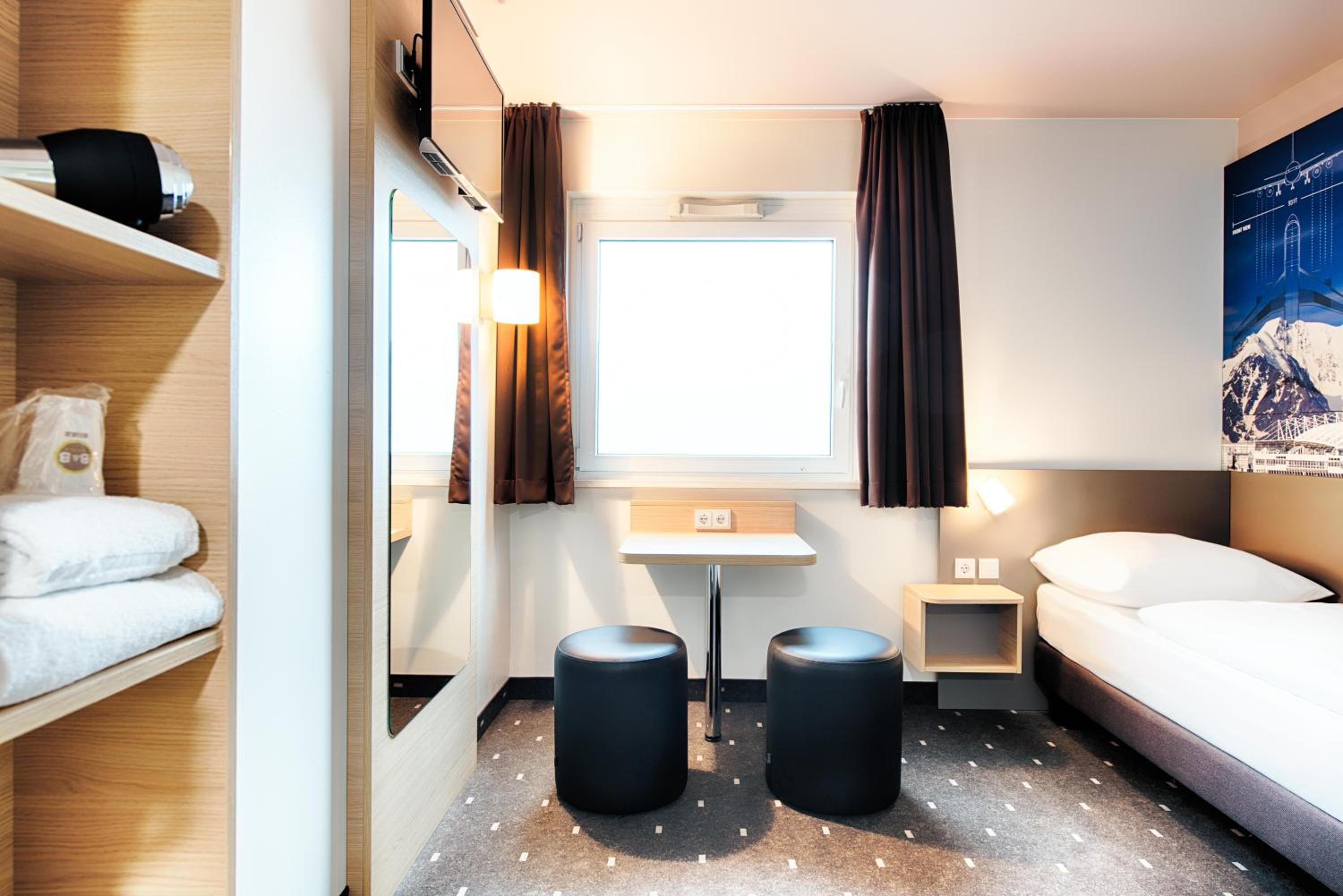 Twin Room - Photo 6