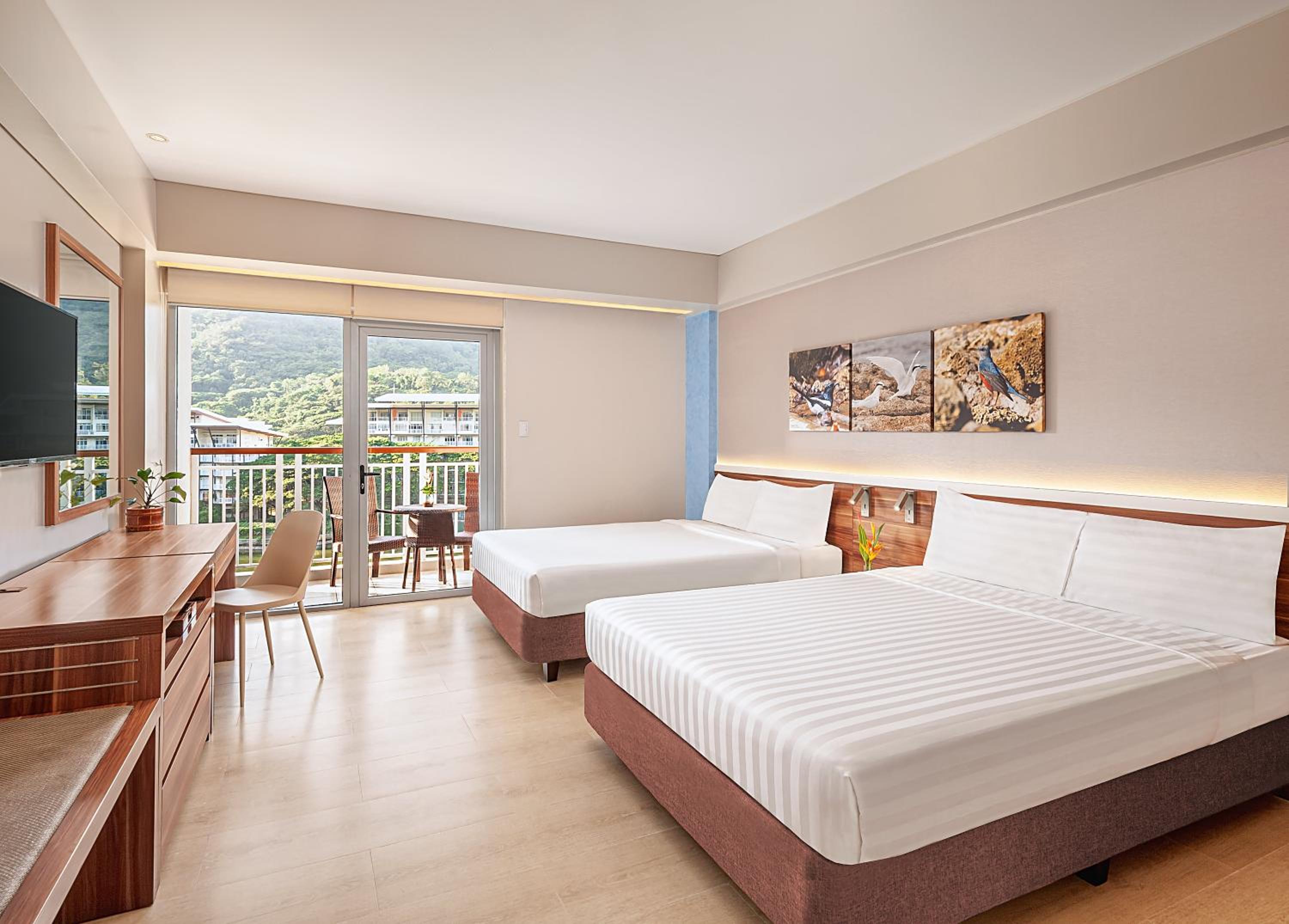 Premier Lagoon View