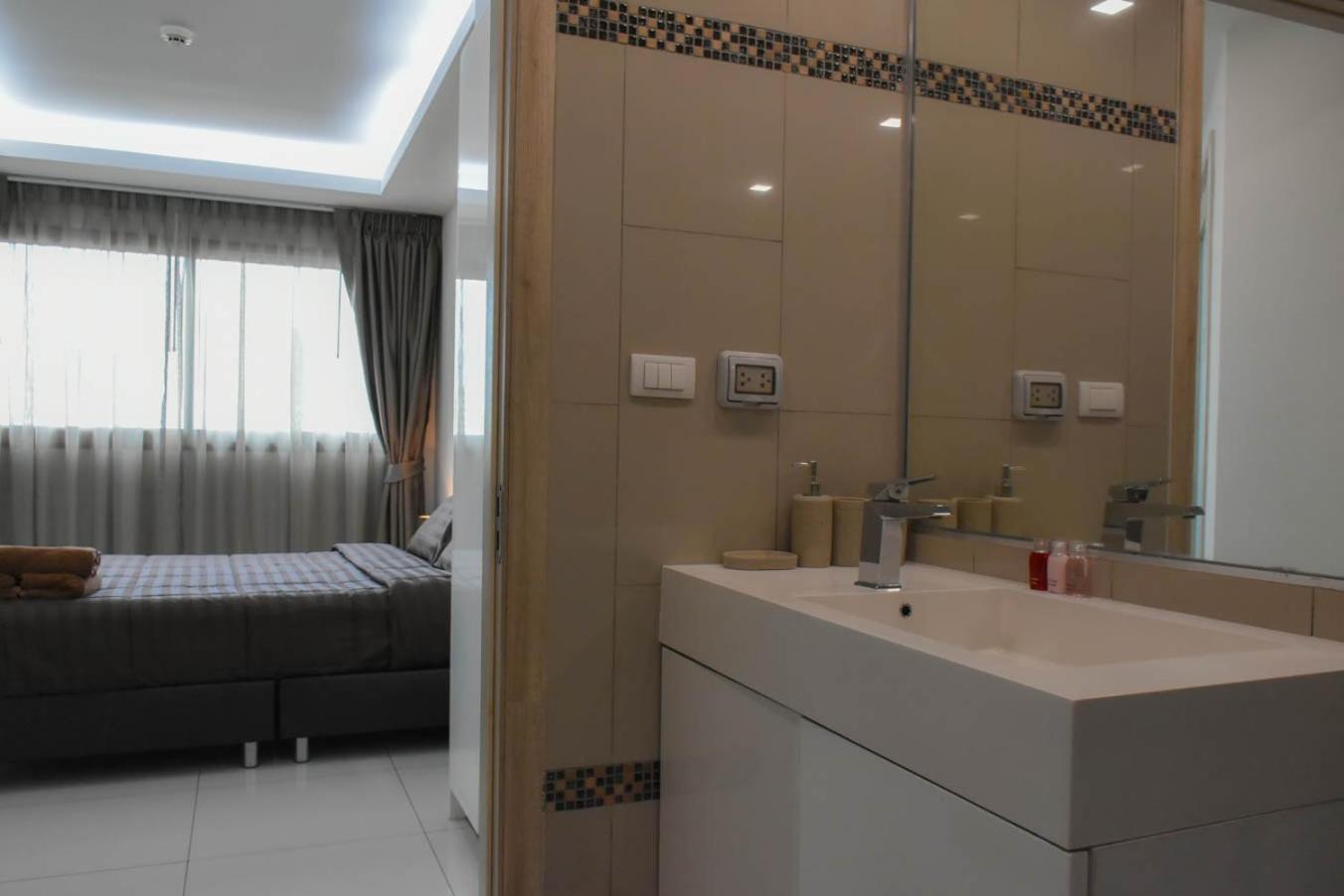 Apartment with Sea View photo 3