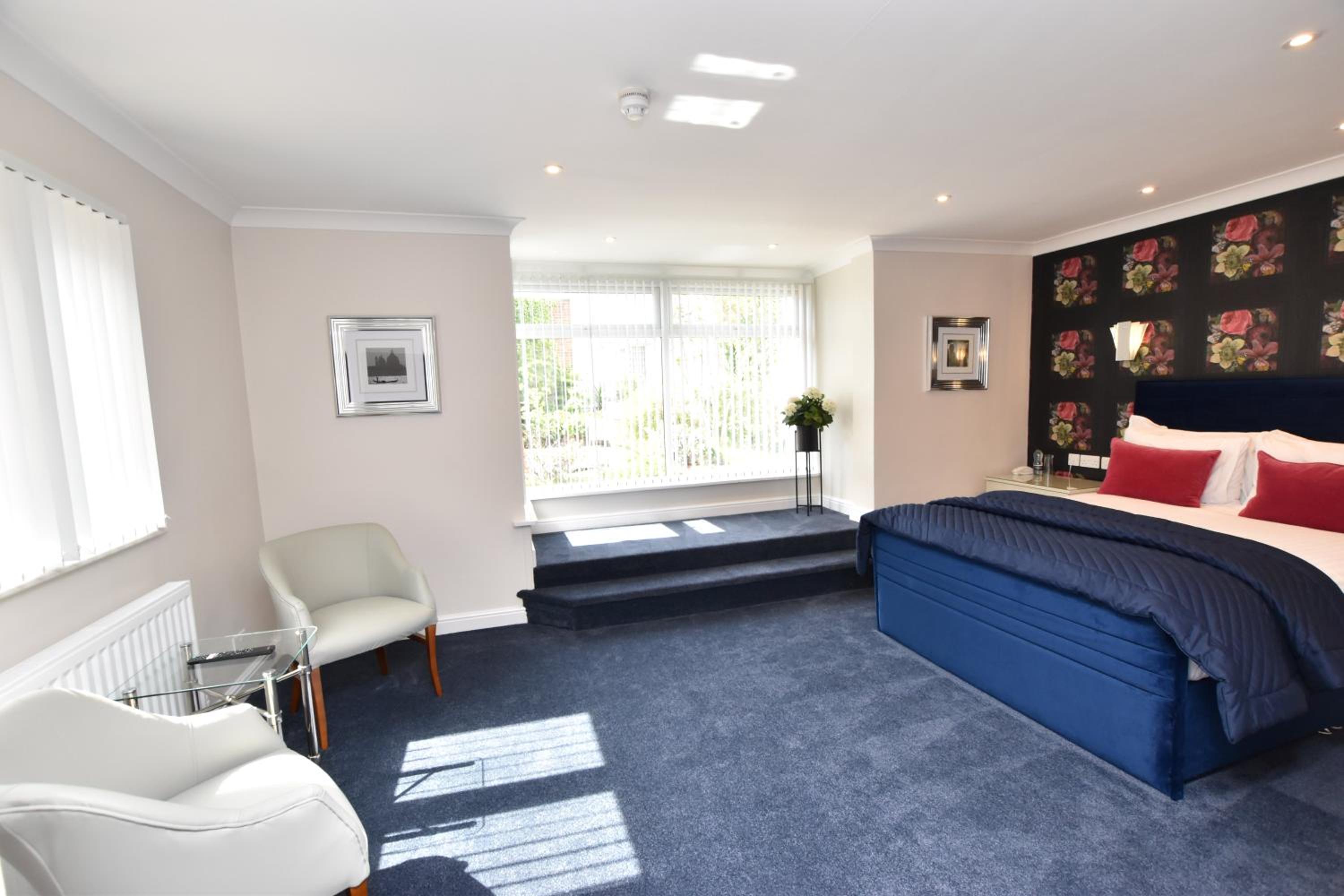 Large Double Room photo 3