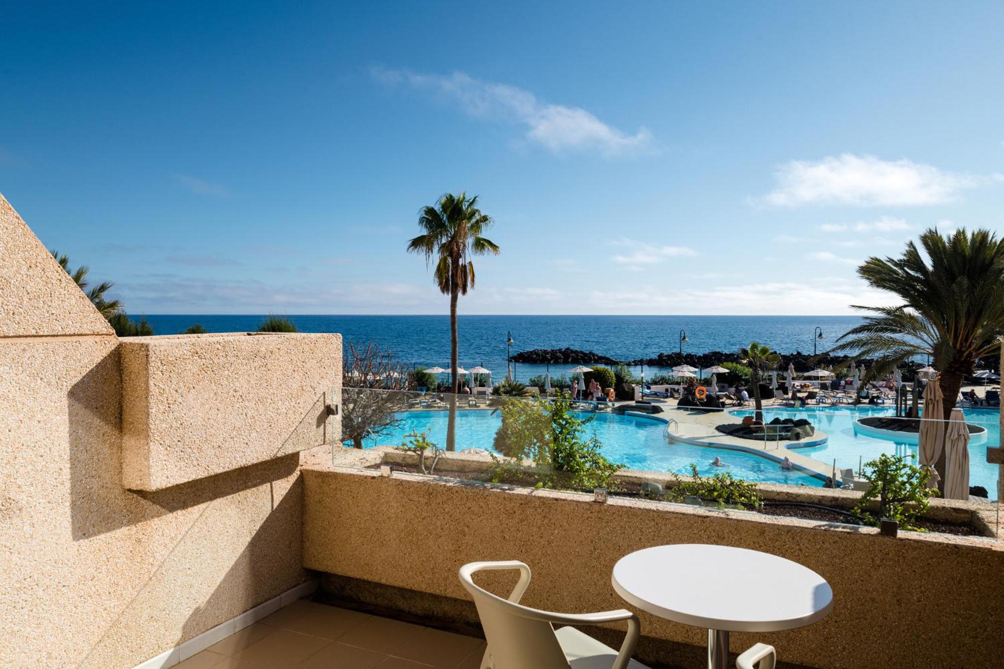 Double or Twin Room with Sea View (2 adults)