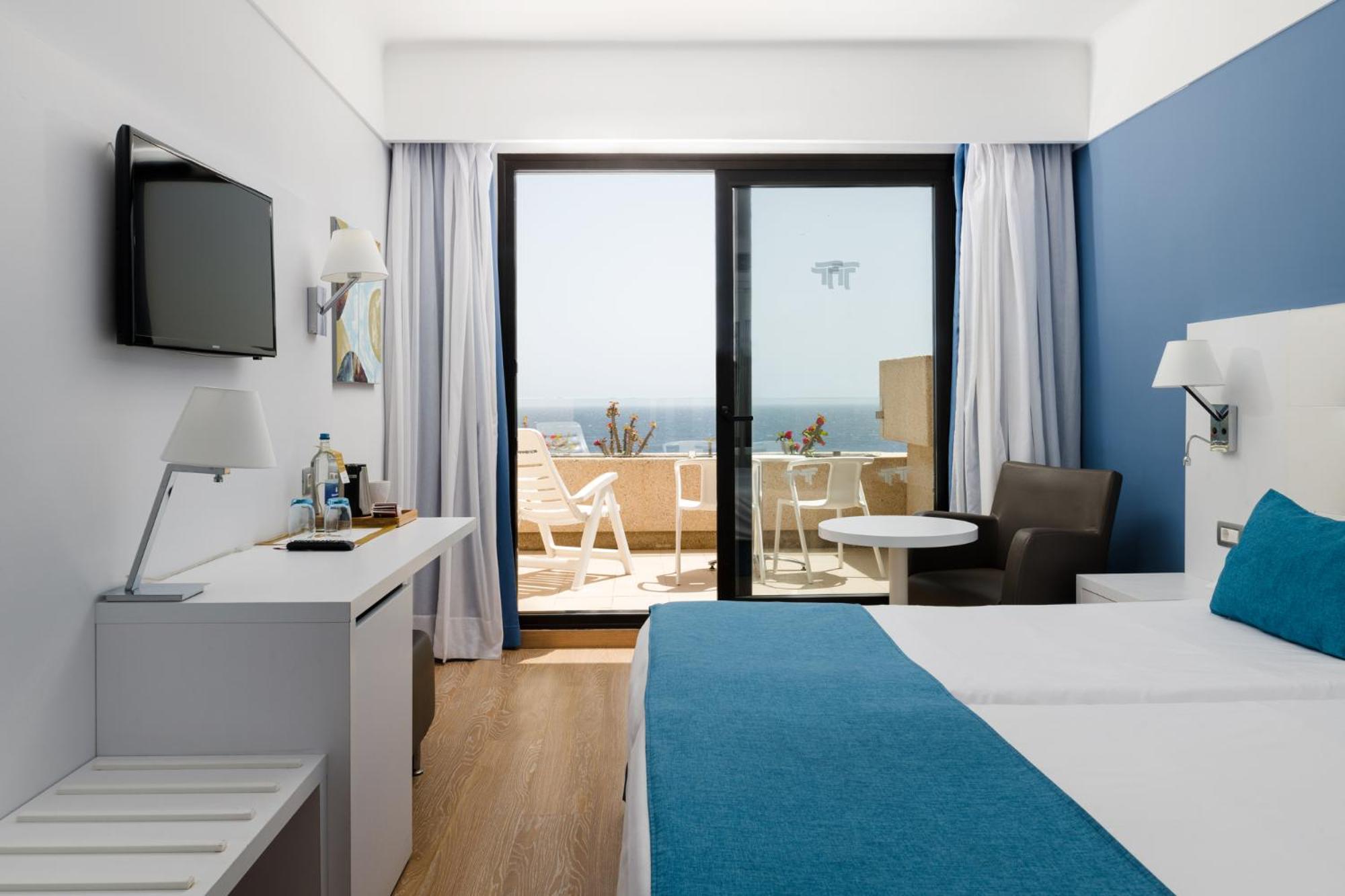 Superior Double Room with Sea View (2 Adults)
