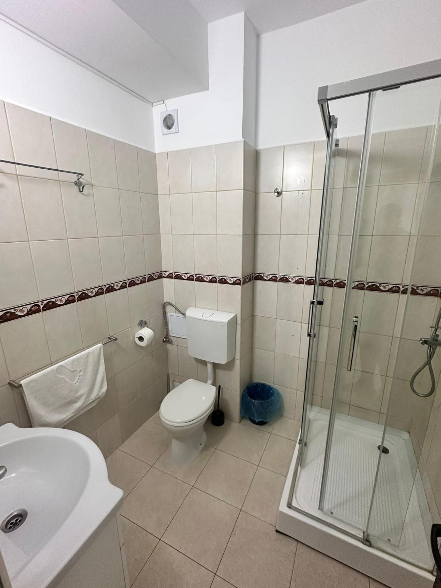Standard Triple Room - Photo 7