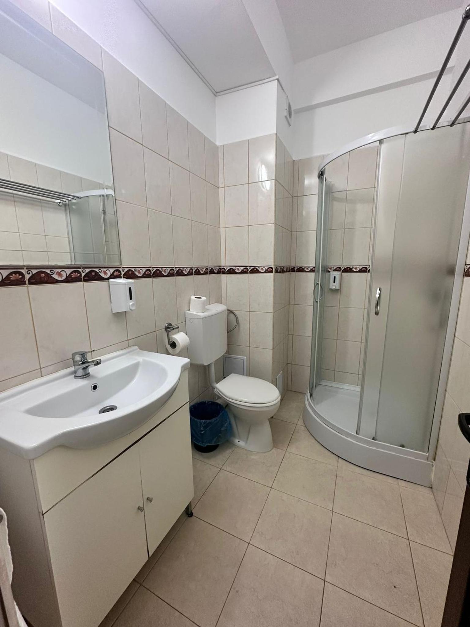 Standard Triple Room - Photo 8