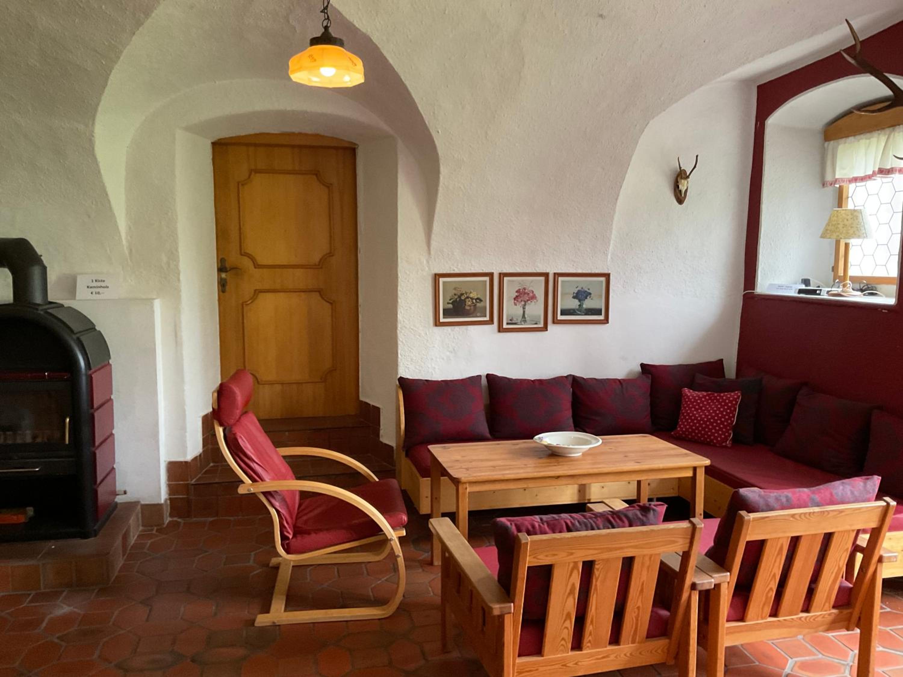 Six-Bedroom House photo 1
