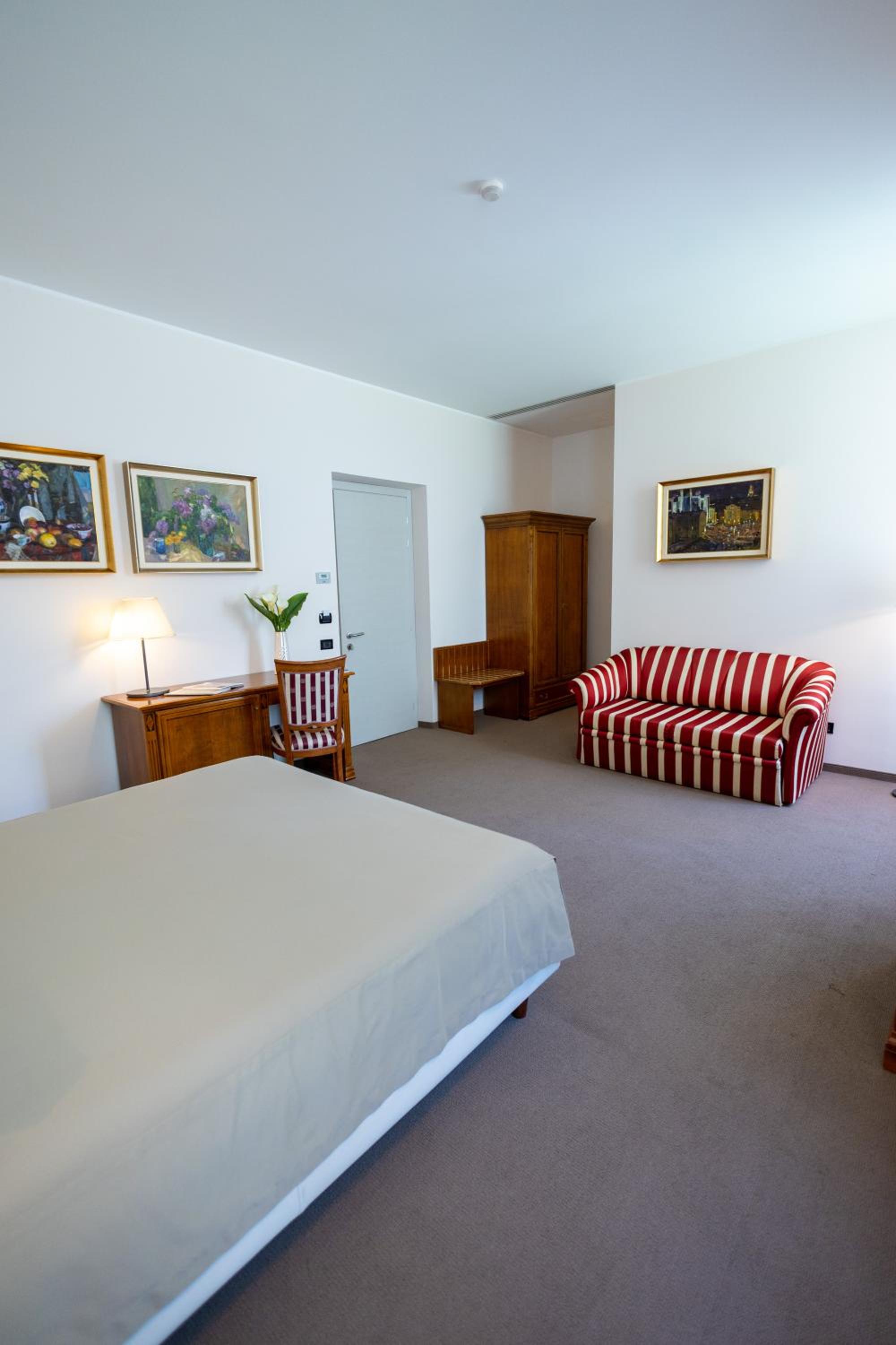 Economy Double Room photo 1