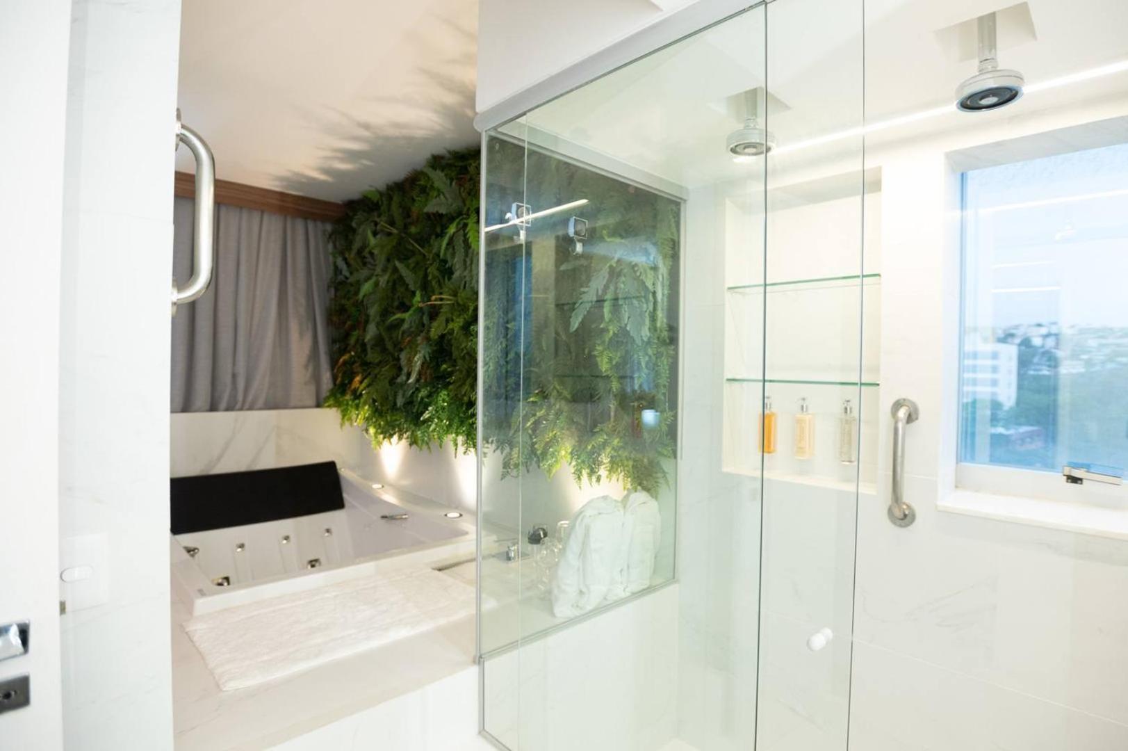 Double Premium Suite with King Bed thumbnail 6