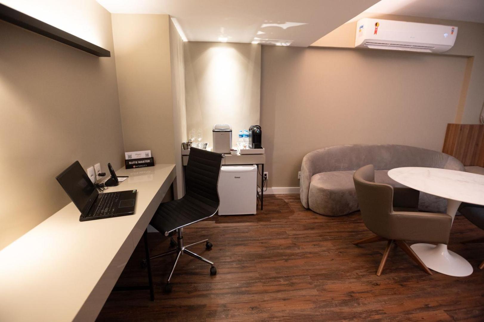 Double Premium Suite with King Bed