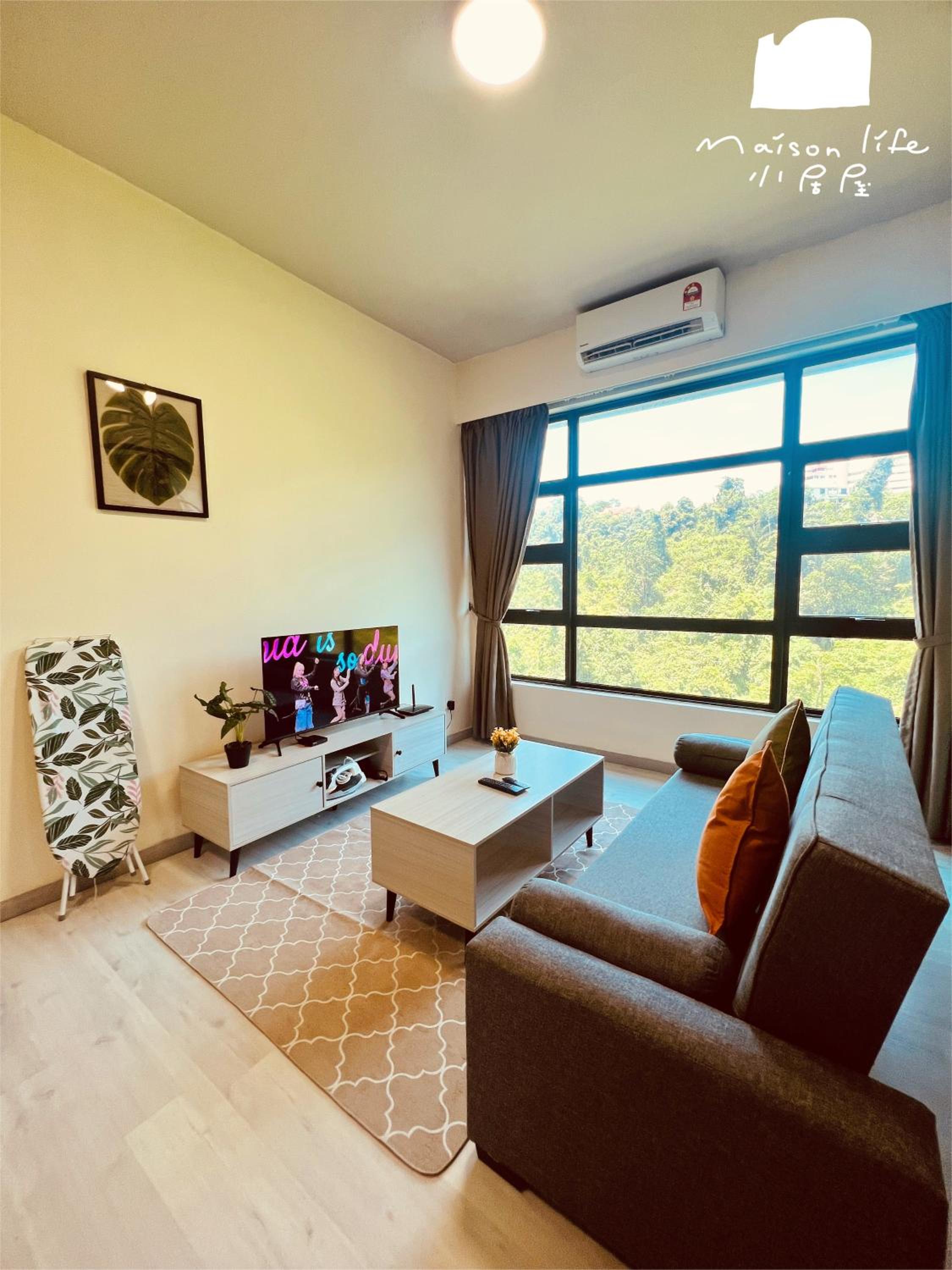Apartment with Mountain View photo 3