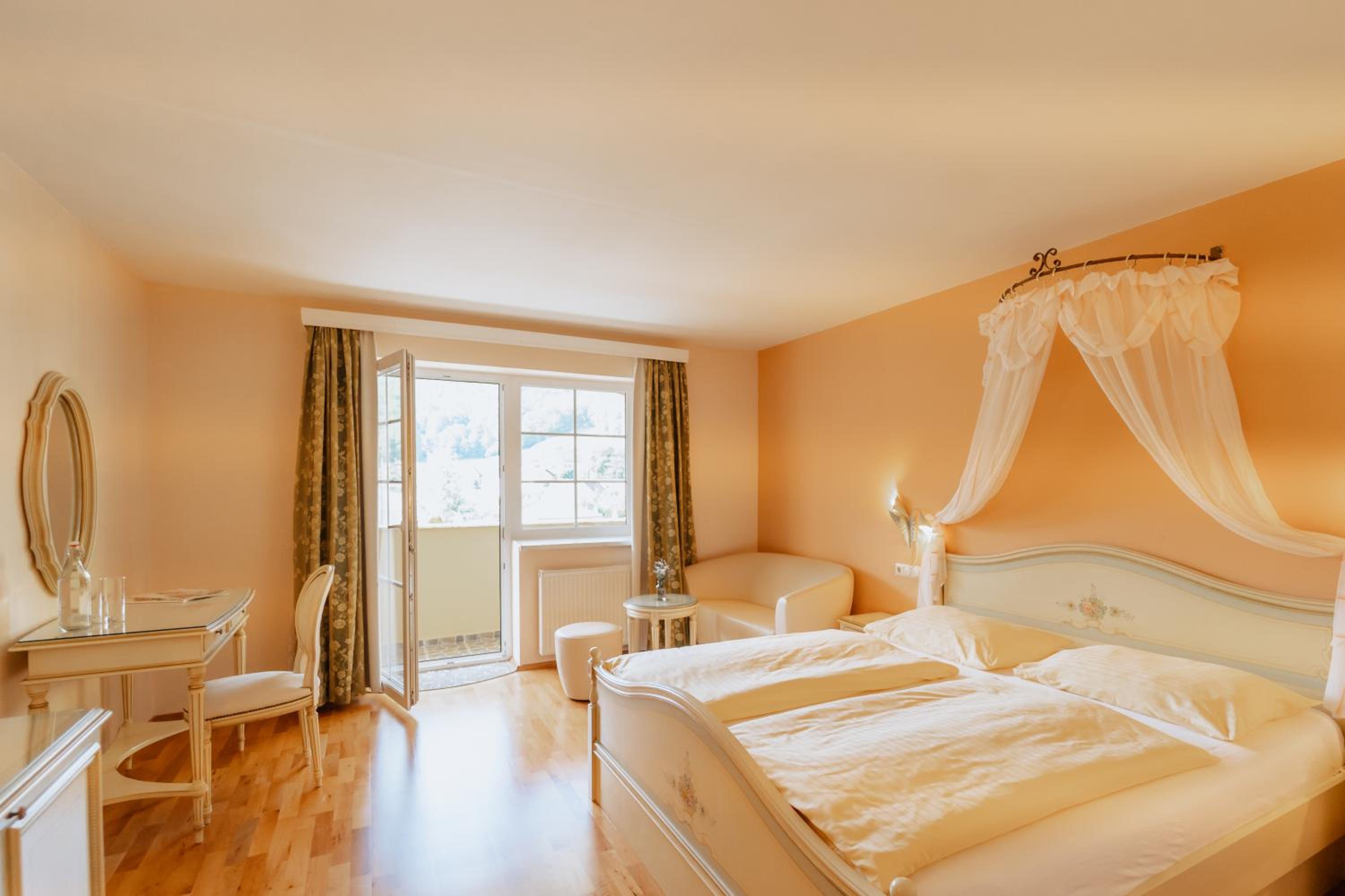 Double Room with Pool View