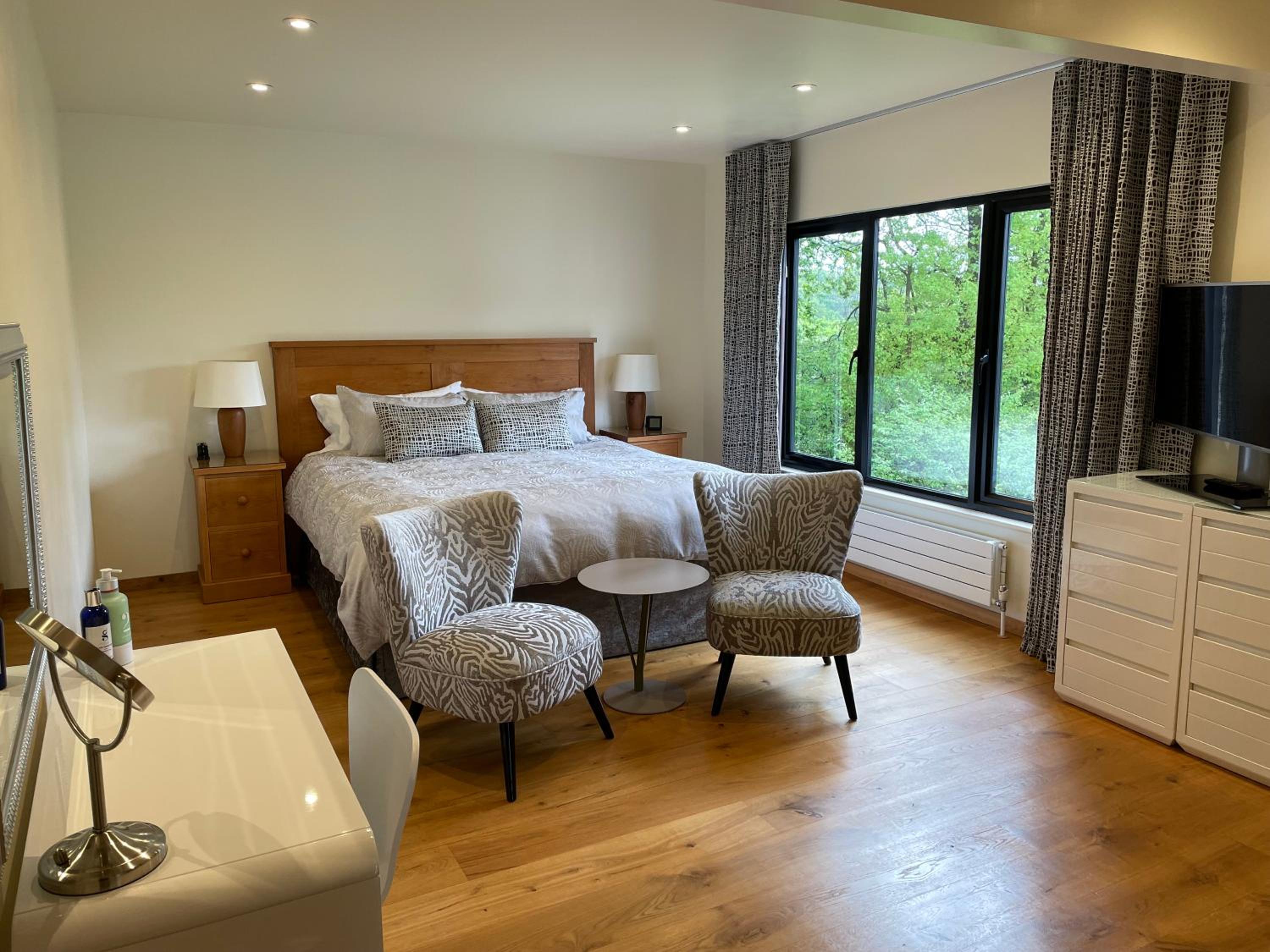 Super King Size Room with Garden View photo 1