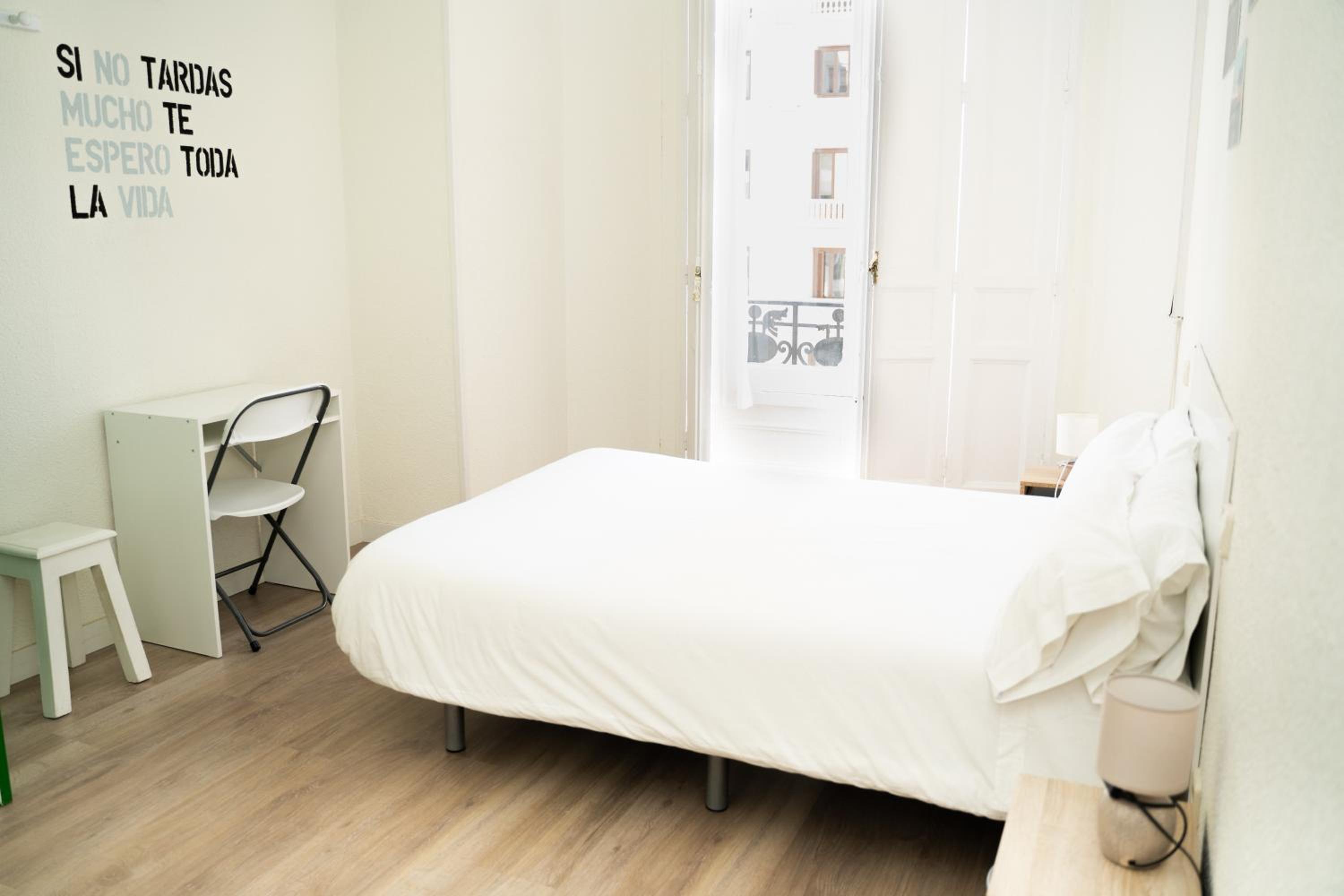 Double Room with Extra Bed - Photo 1