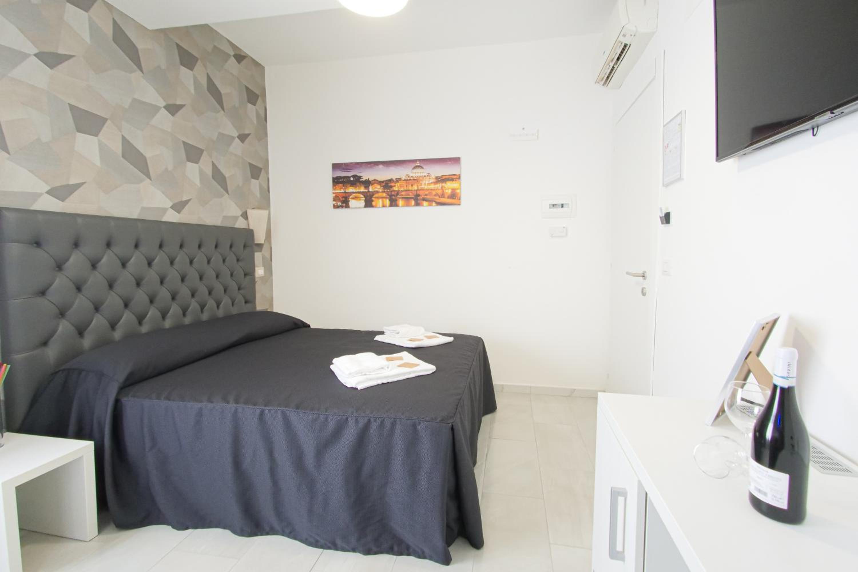 Standard Double Room photo 1