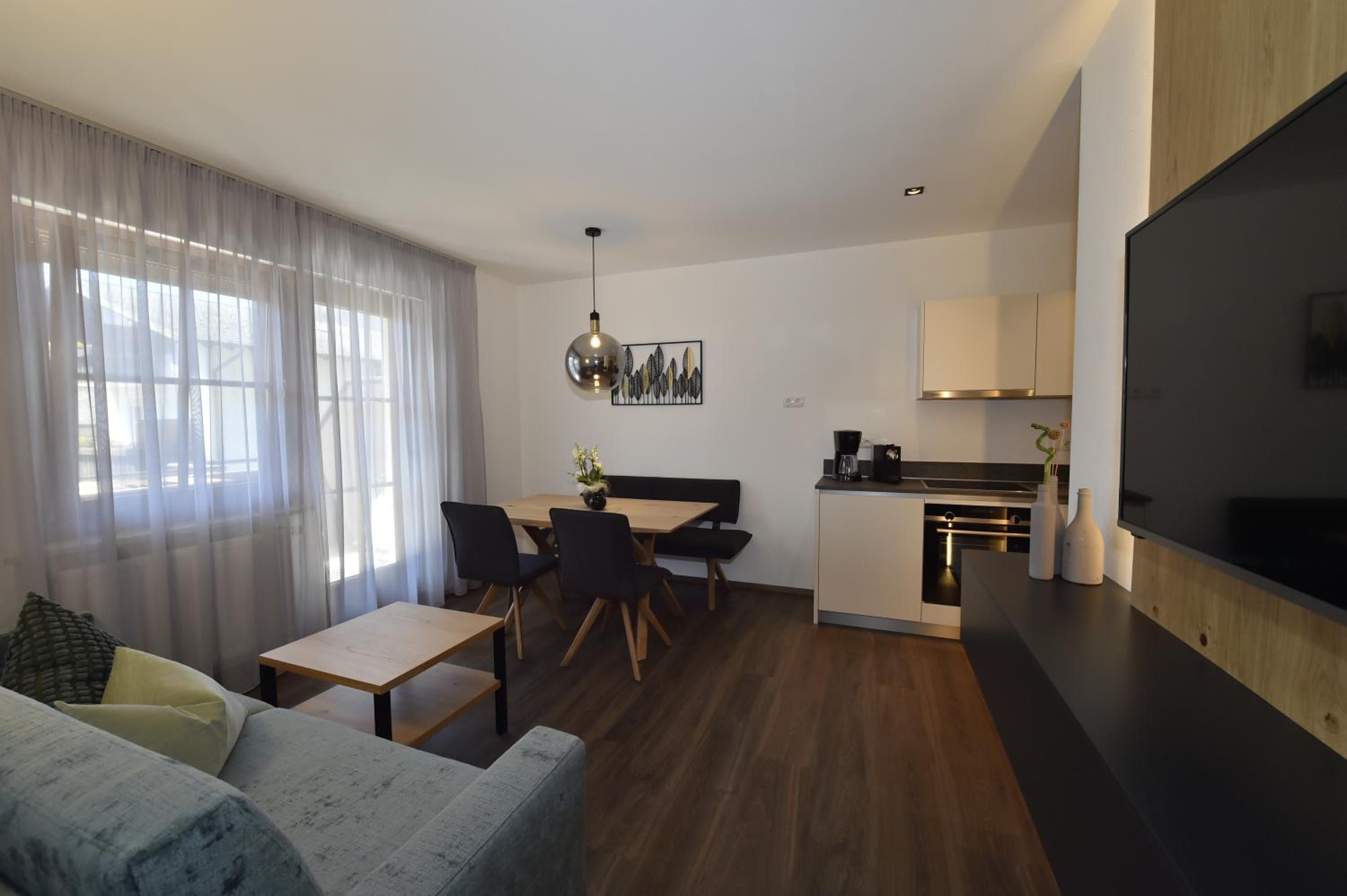 Apartment photo 2