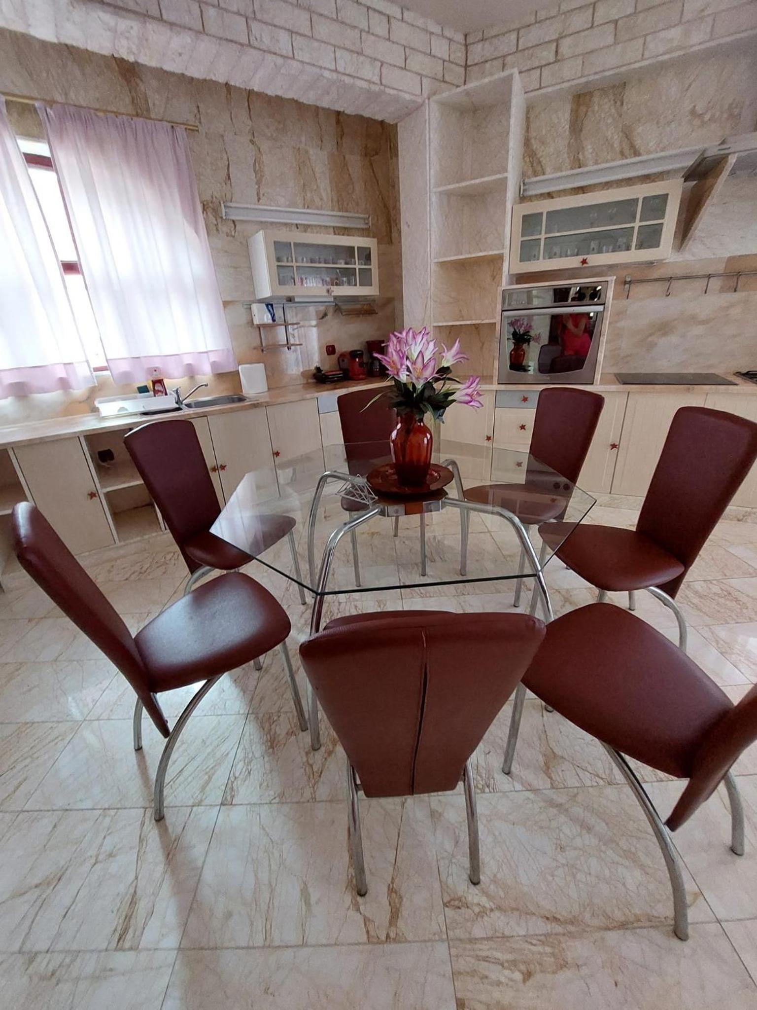 Deluxe Family Suite photo 2