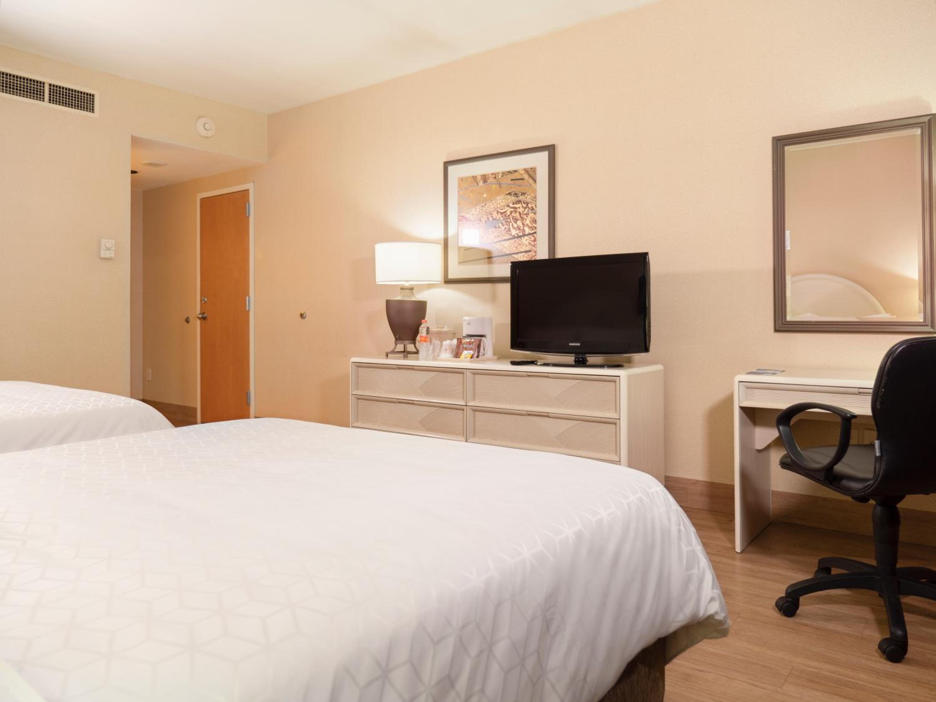 Standard Room with Two Queen Beds - Photo 1