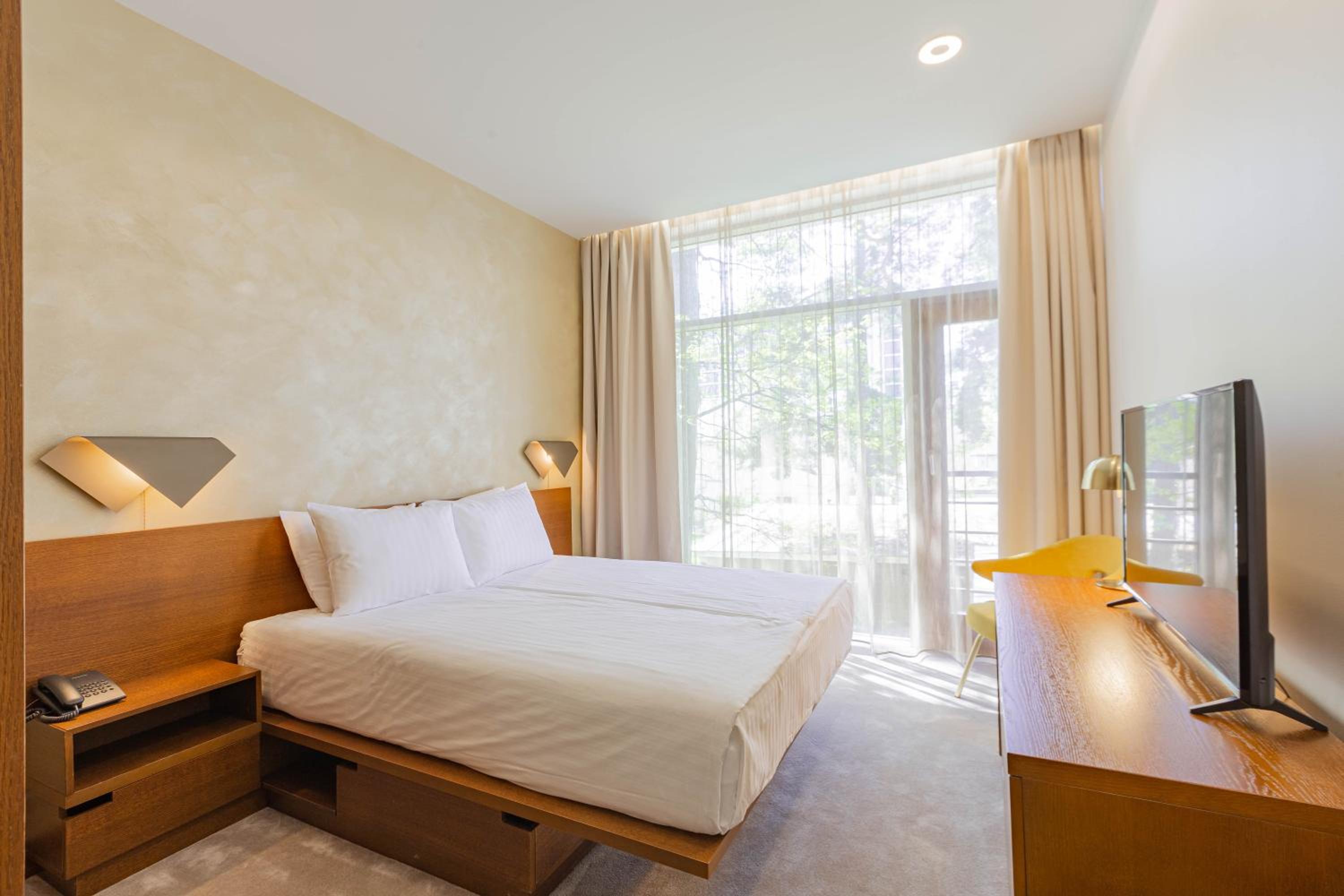 Standard Double or Twin Room photo 1