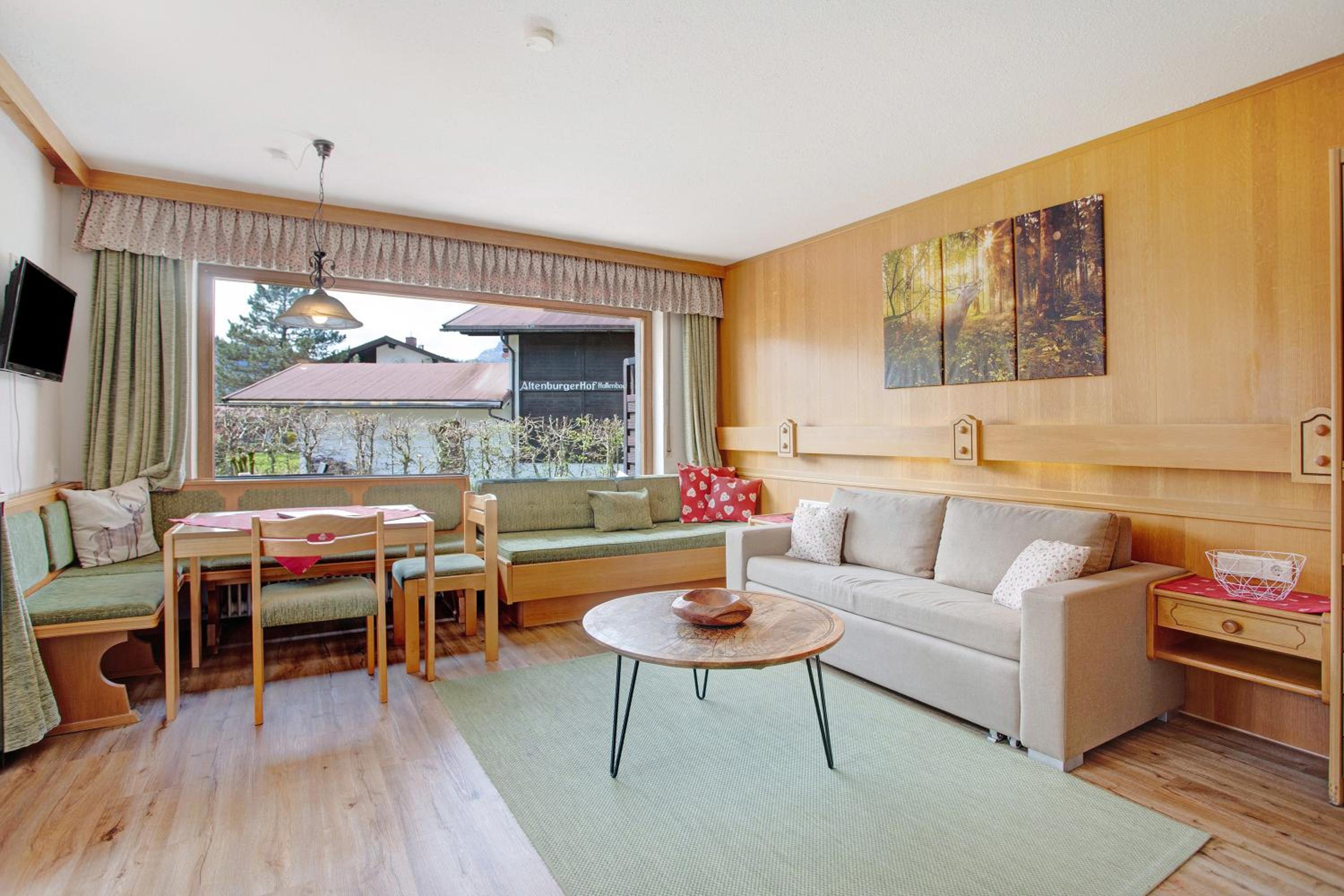 Superior One-Bedroom Apartment