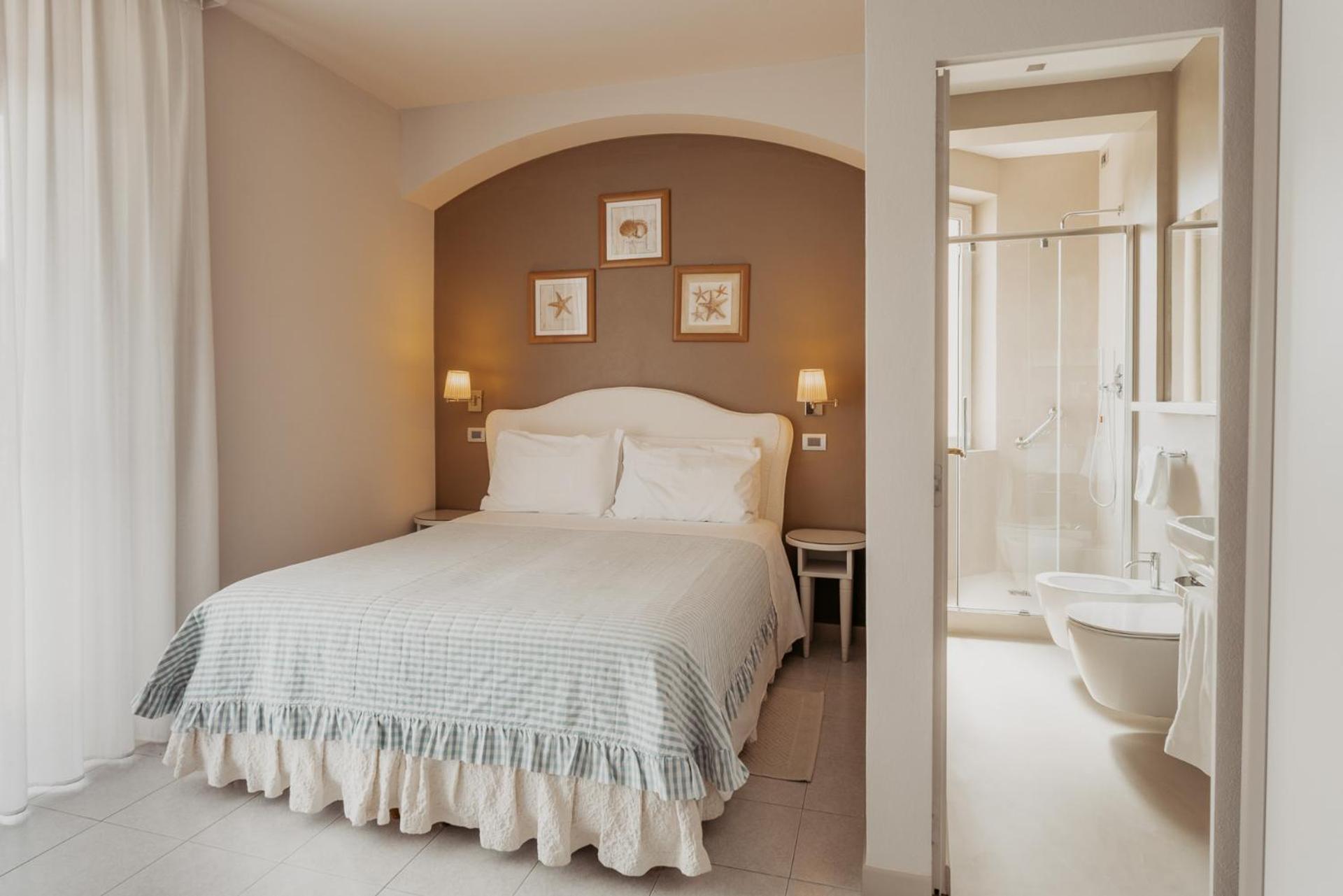 Standard Double or Twin Room photo 1
