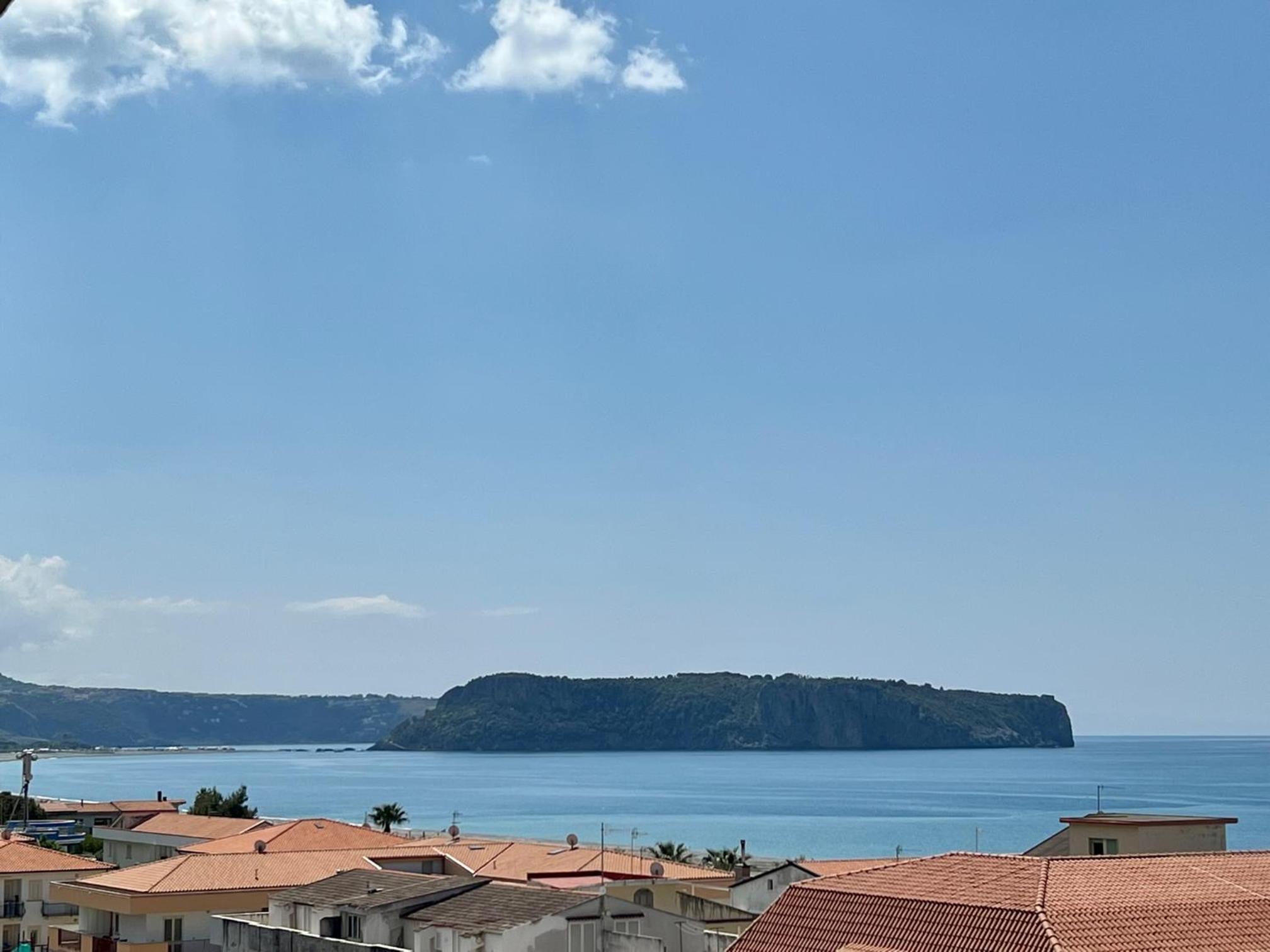 Quadruple Room with Sea View - Photo 2