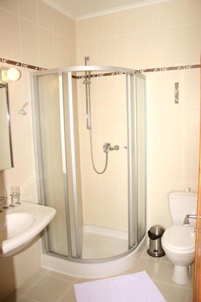 Double Room - Photo 3