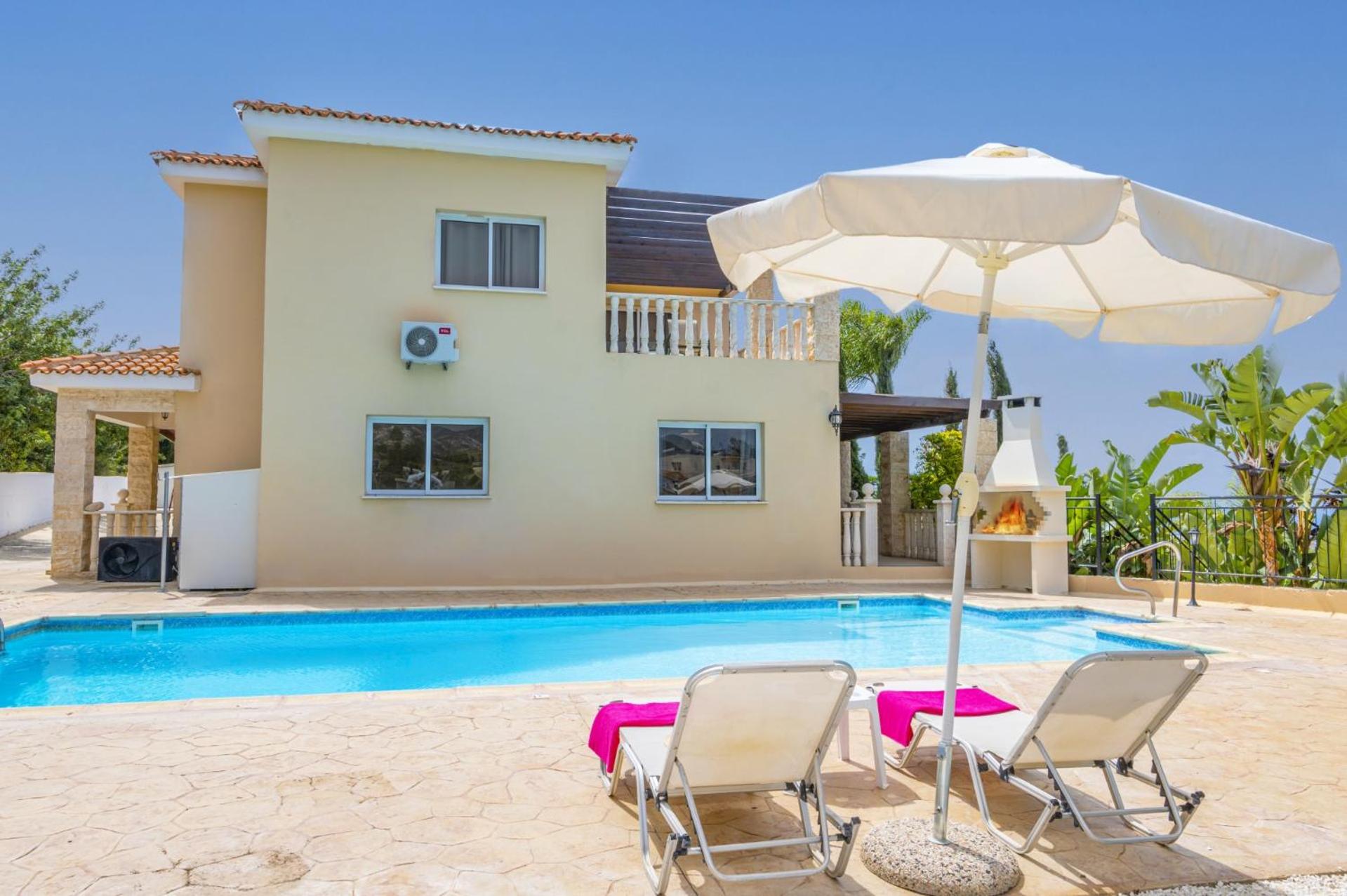 Villa photo 3