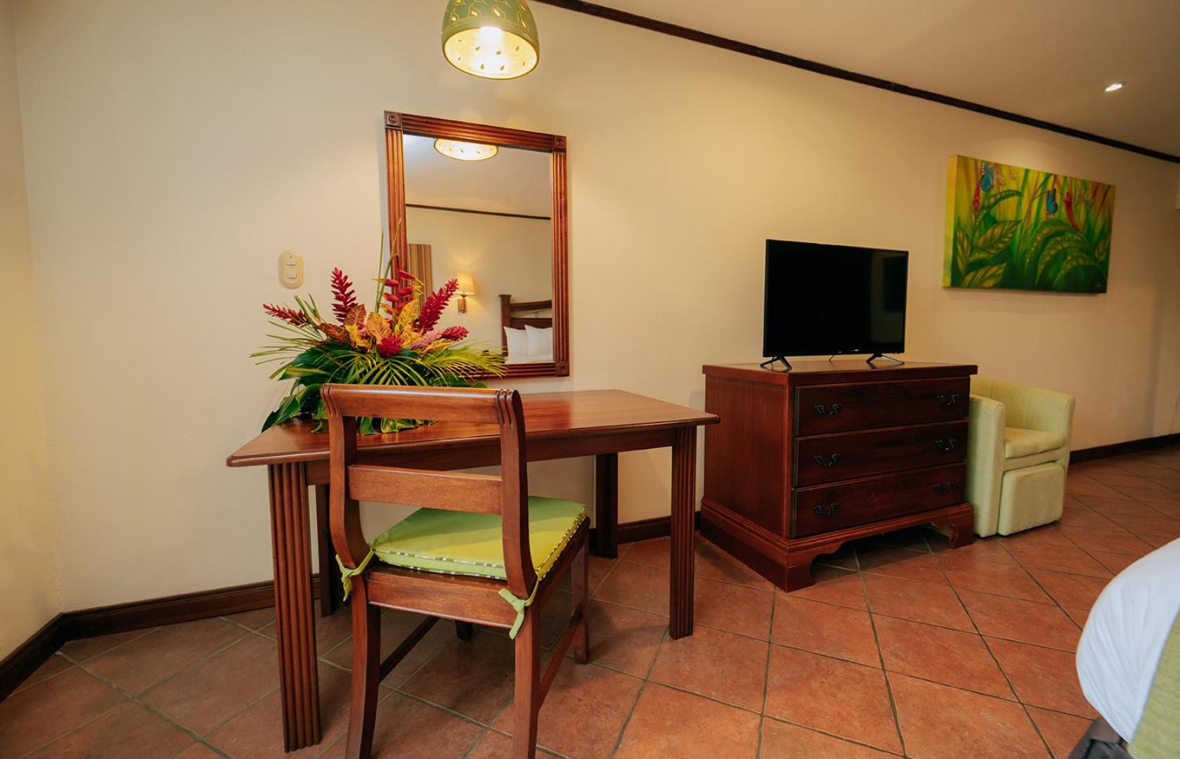 Superior Double Room with Two Double Beds - Photo 8