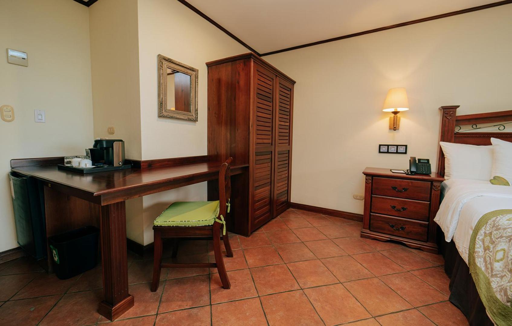 Superior Double Room with Two Double Beds - Photo 6