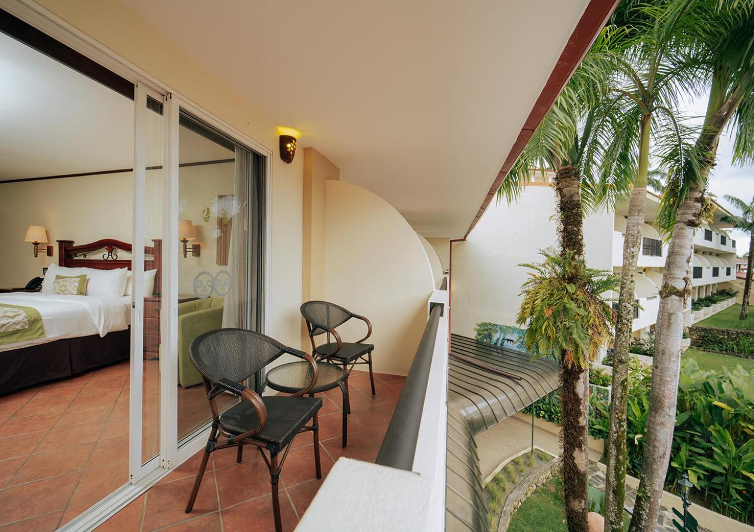 Superior Double Room with Two Double Beds - Photo 4
