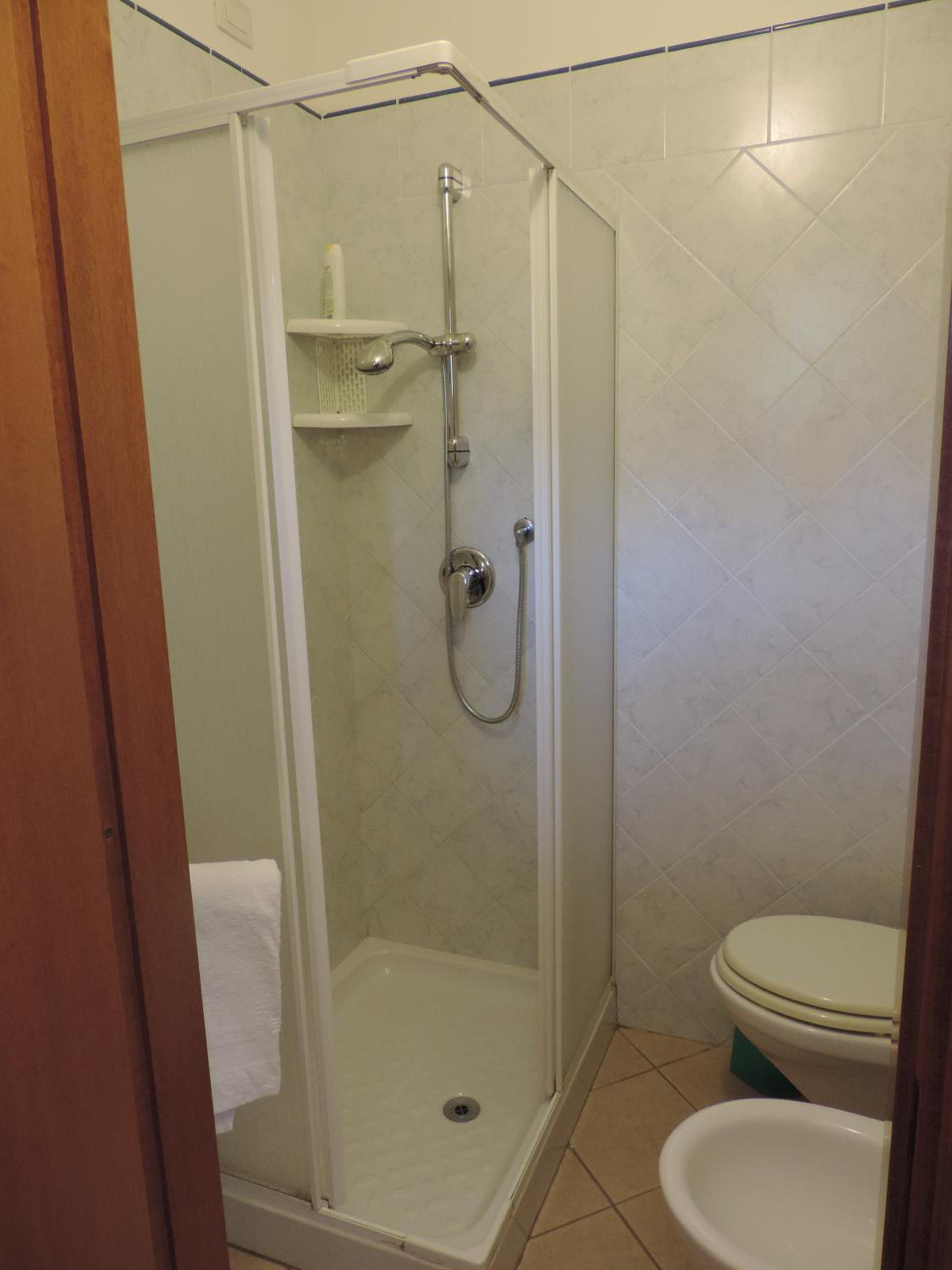 Triple Room - Photo 14