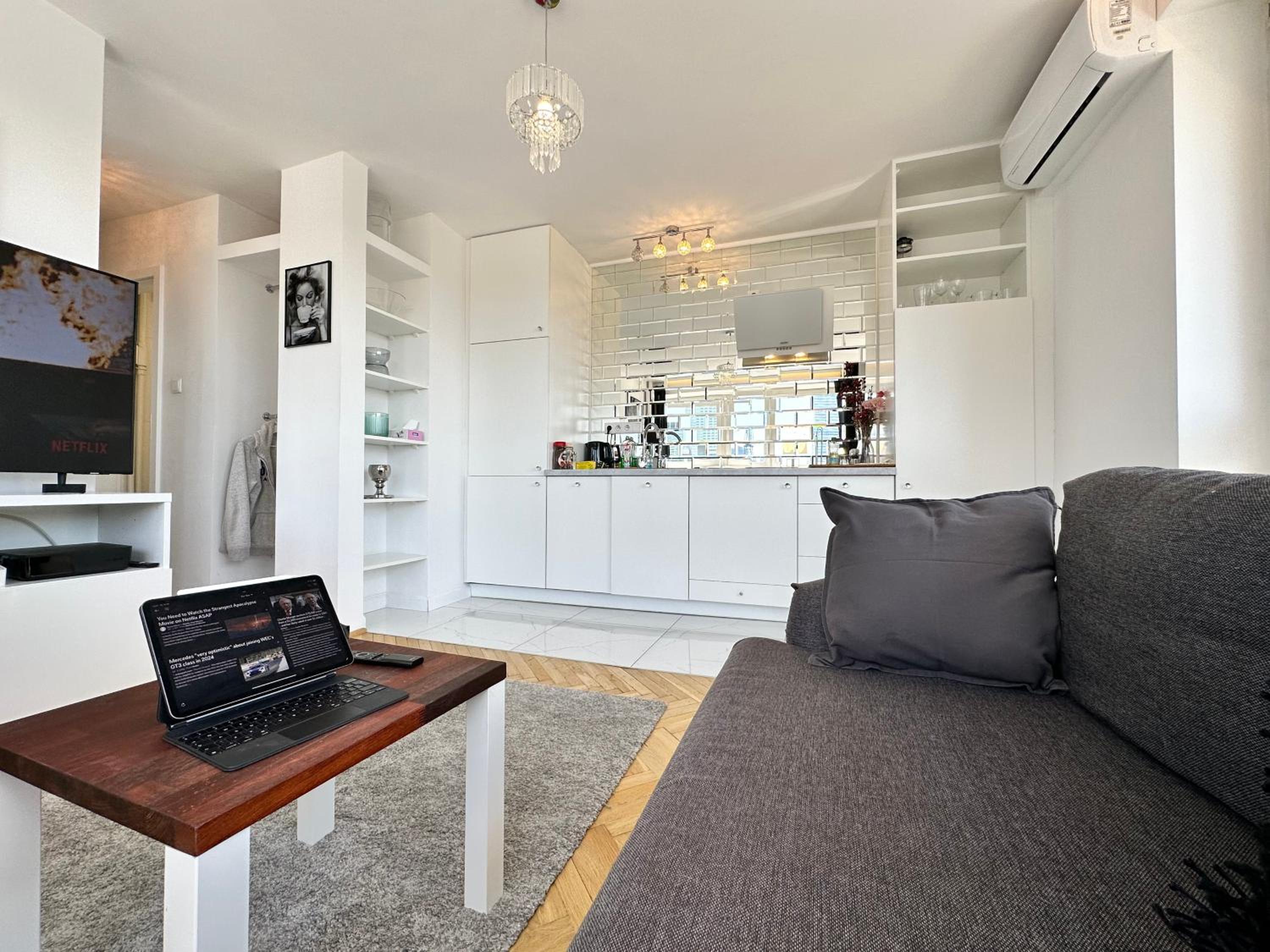 One-Bedroom Apartment - Photo 39