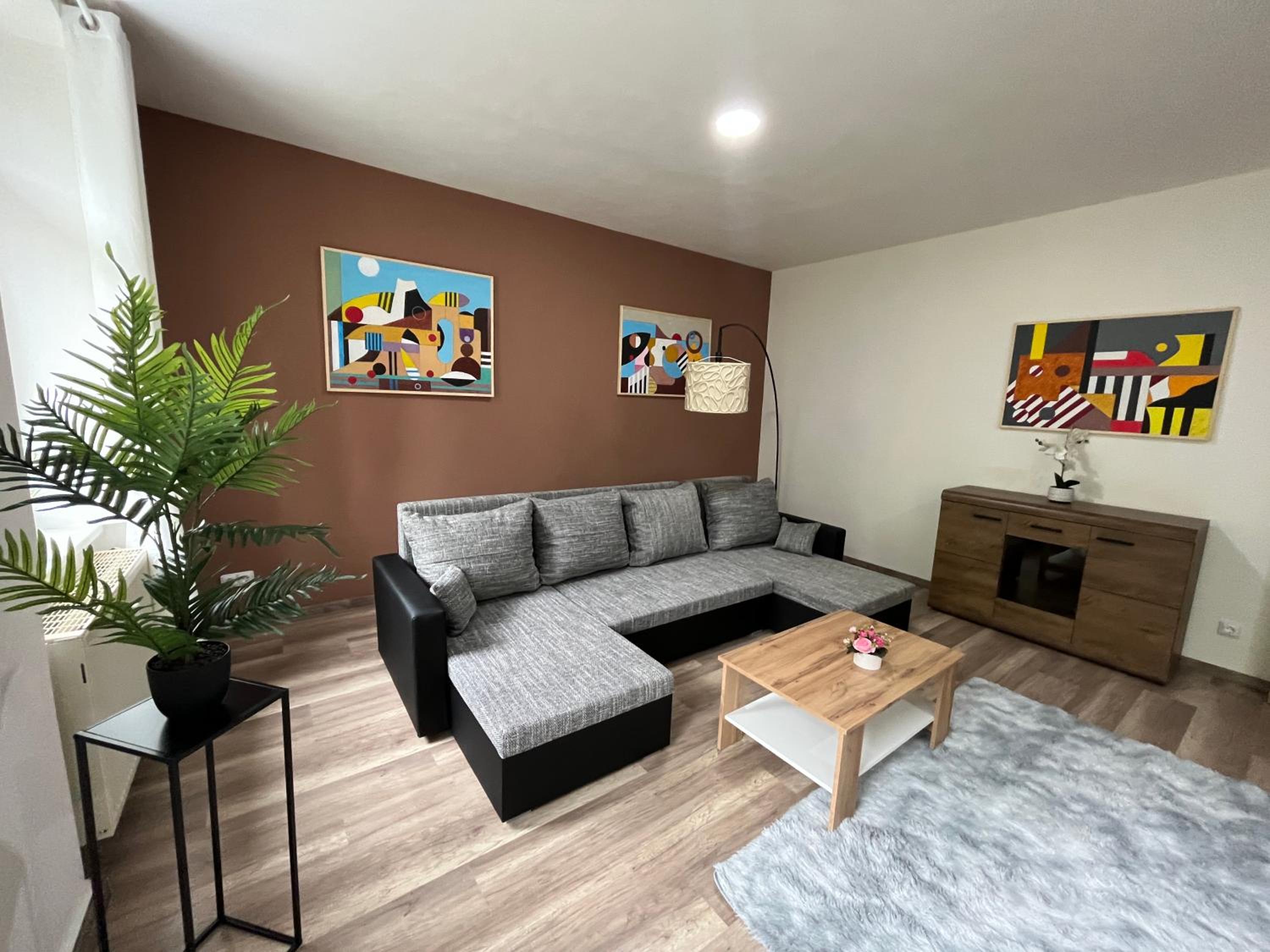 Apartment with Balcony - Photo 18