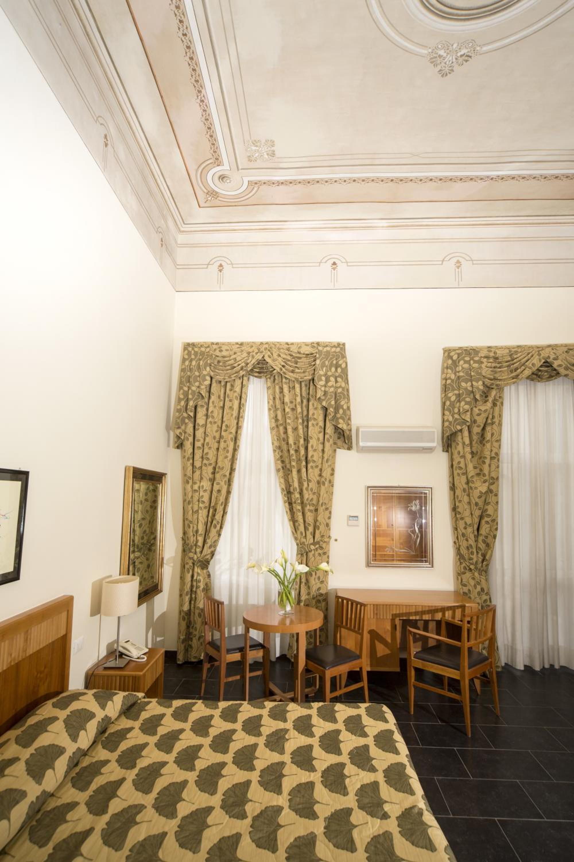 Luxury Triple Room photo 3