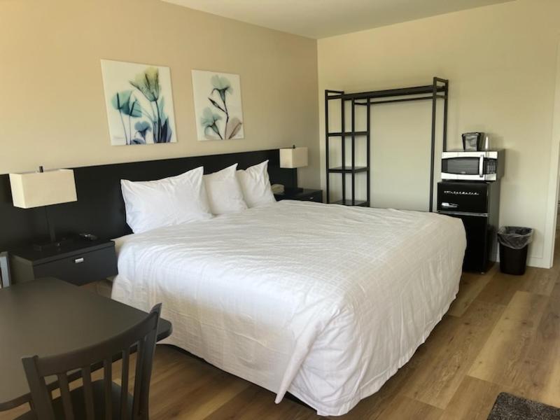 Deluxe King Room - Photo 1