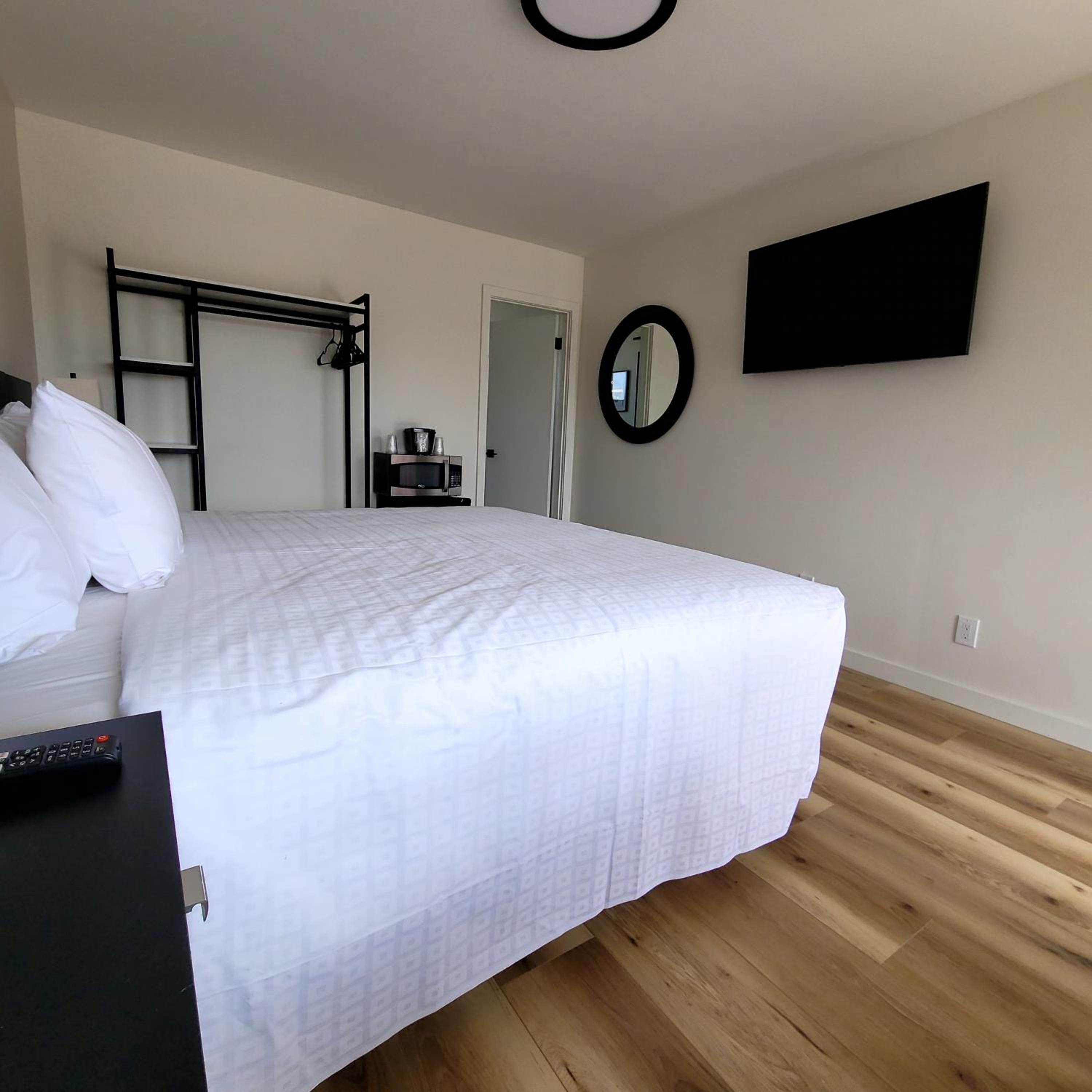 Deluxe King Room - Photo 3