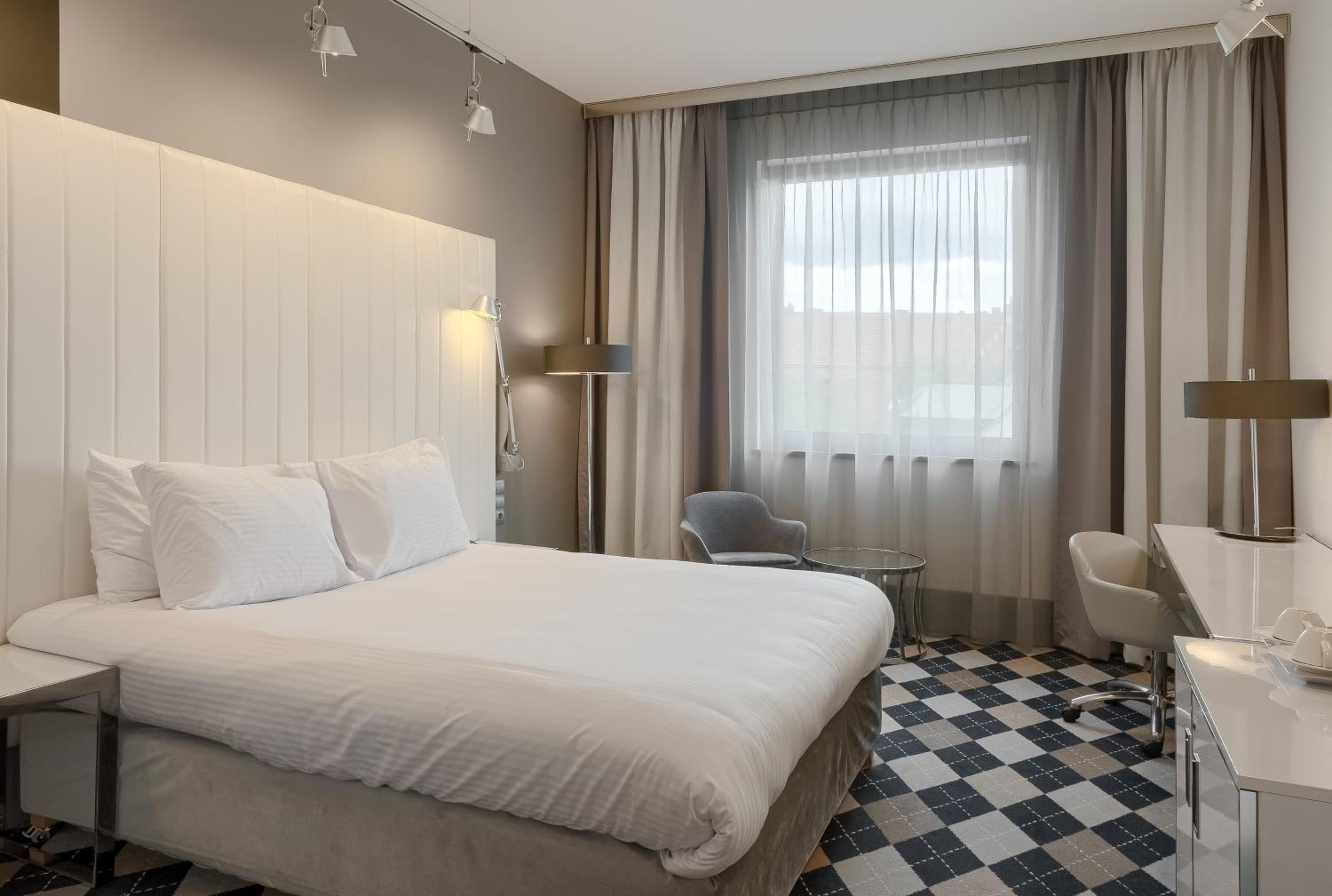 Premium King Room photo 3