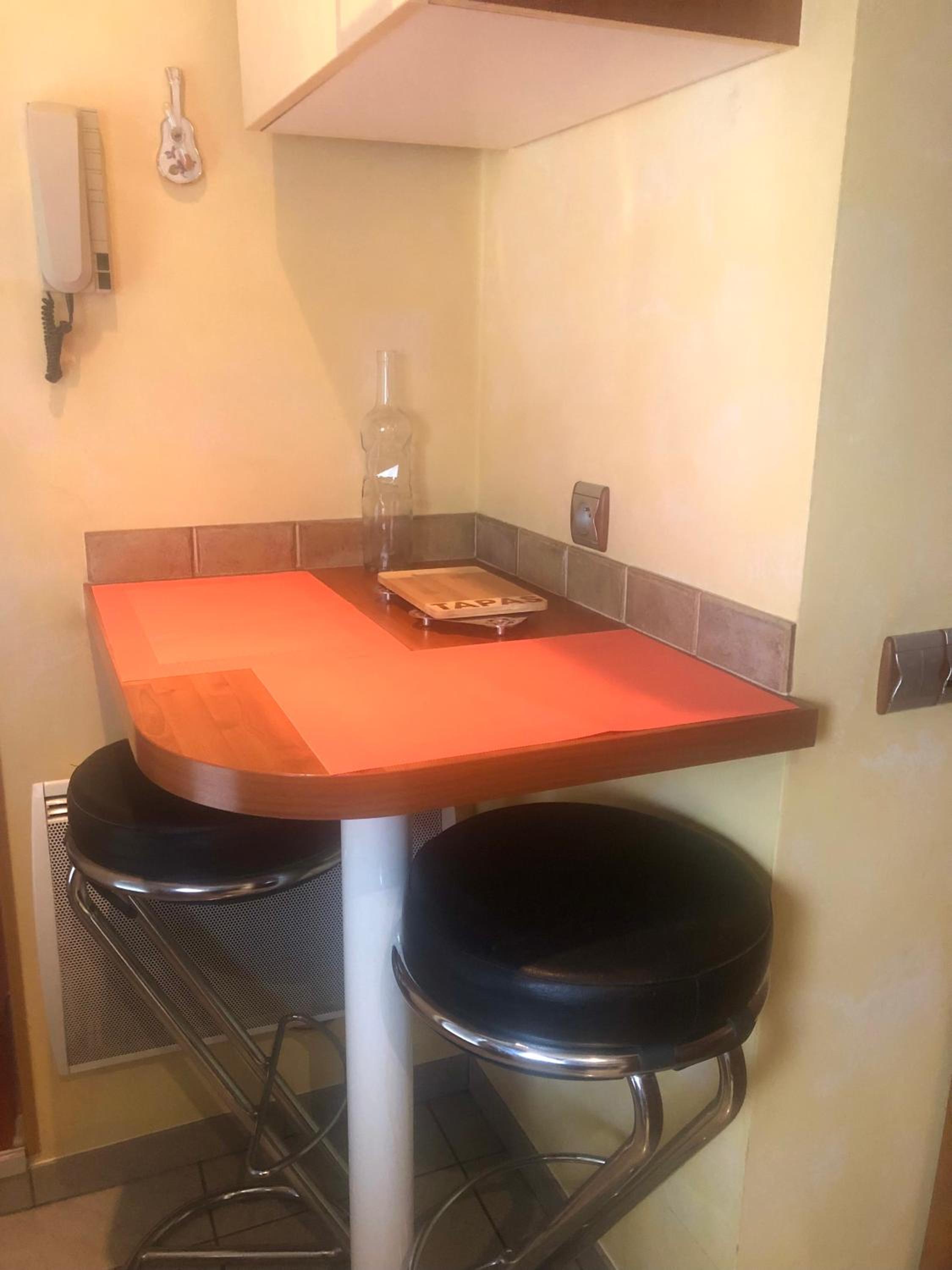 Apartment with Terrace - Photo 5