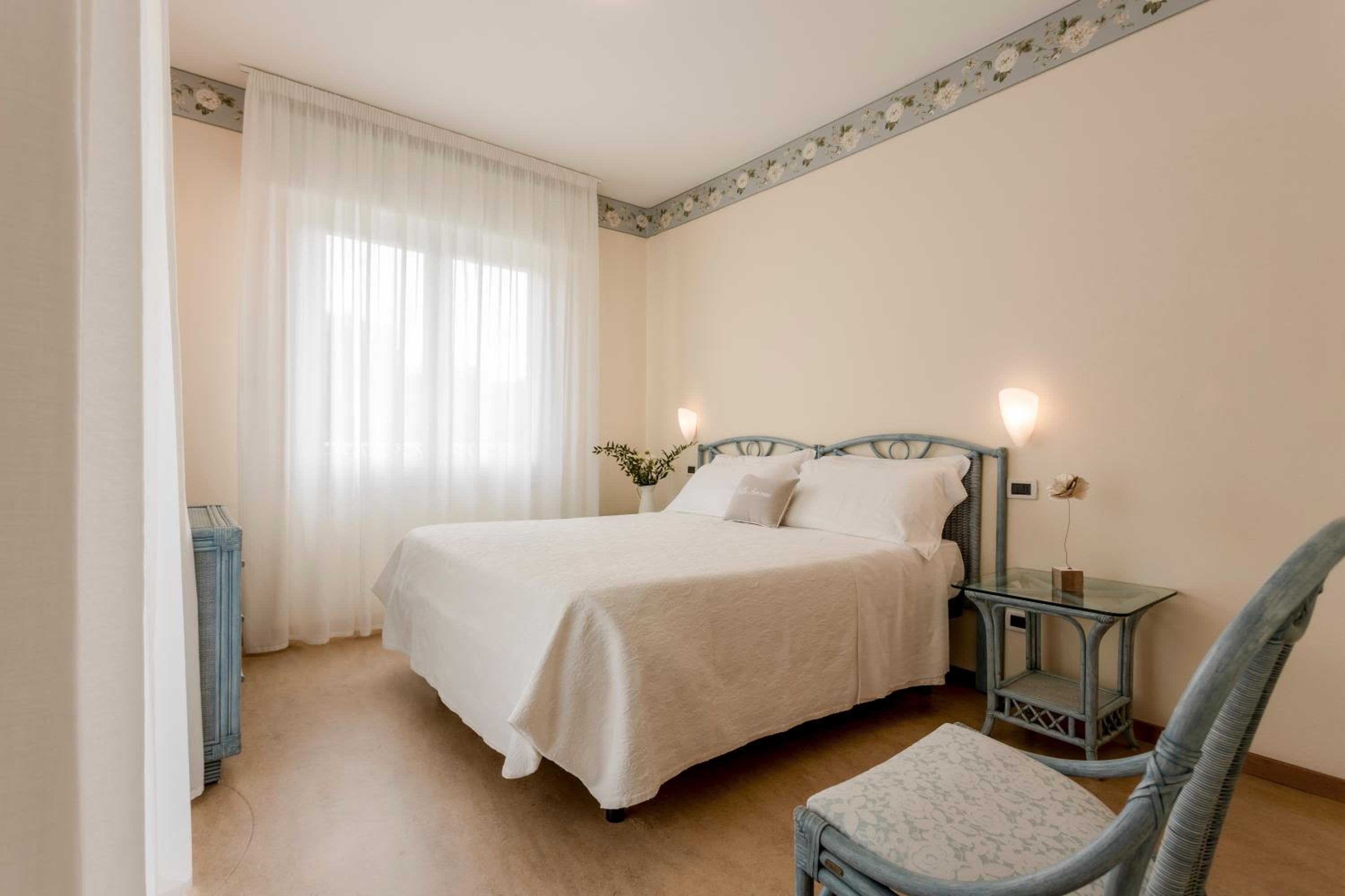 Superior Double Room - Photo 8