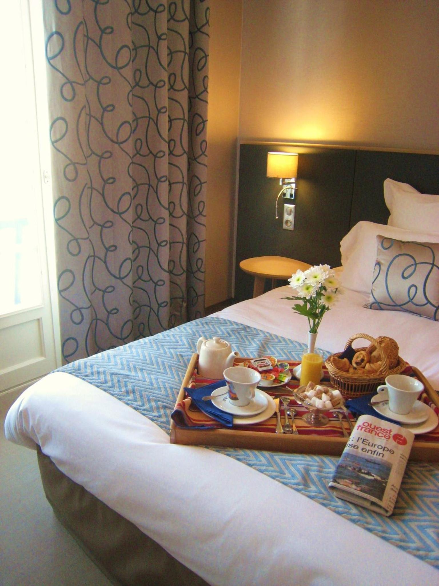 Superior Room with Sea View and Balcony photo 3