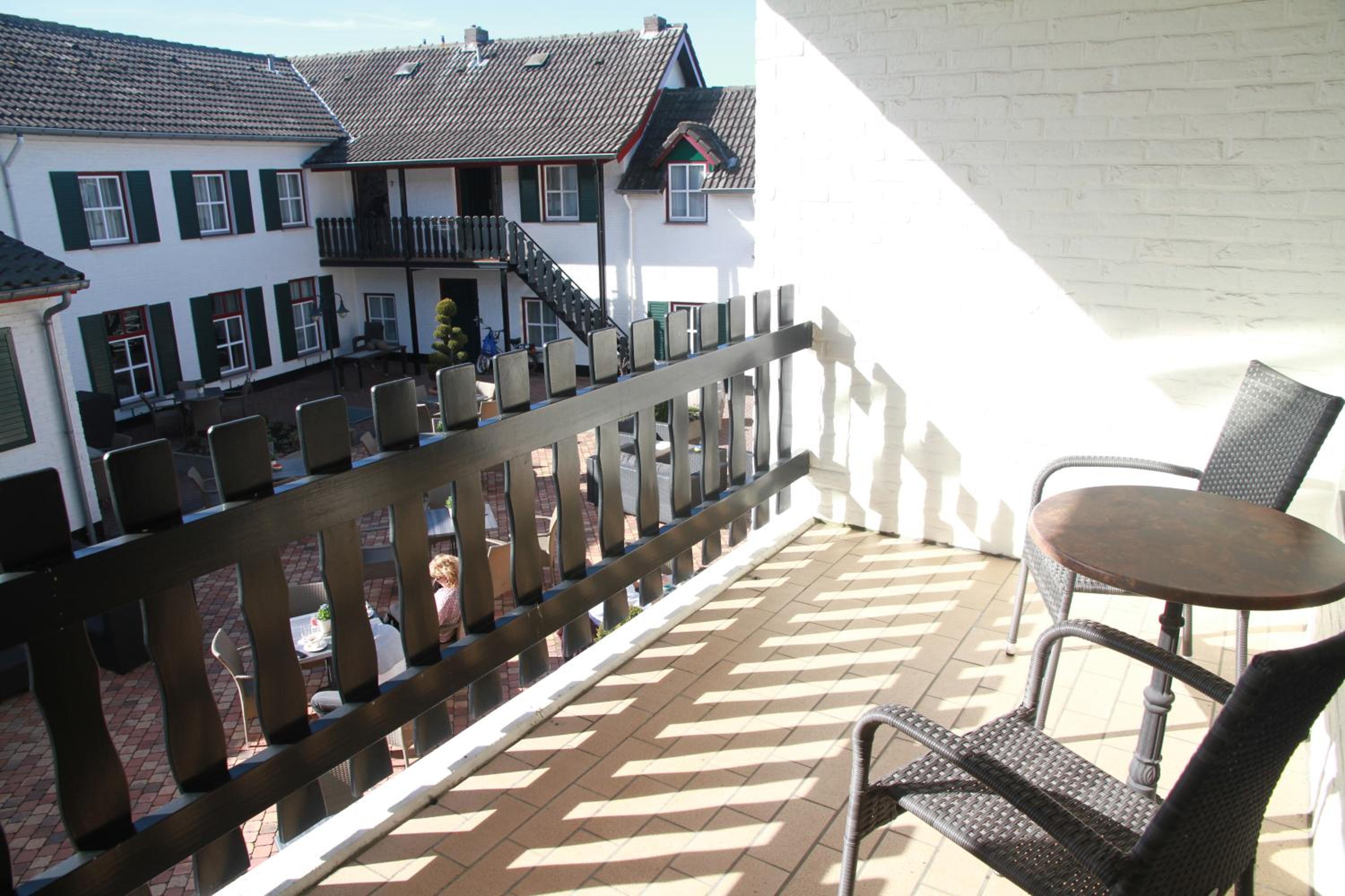 Comfort Double Room with Balcony/Terrace - Photo 4