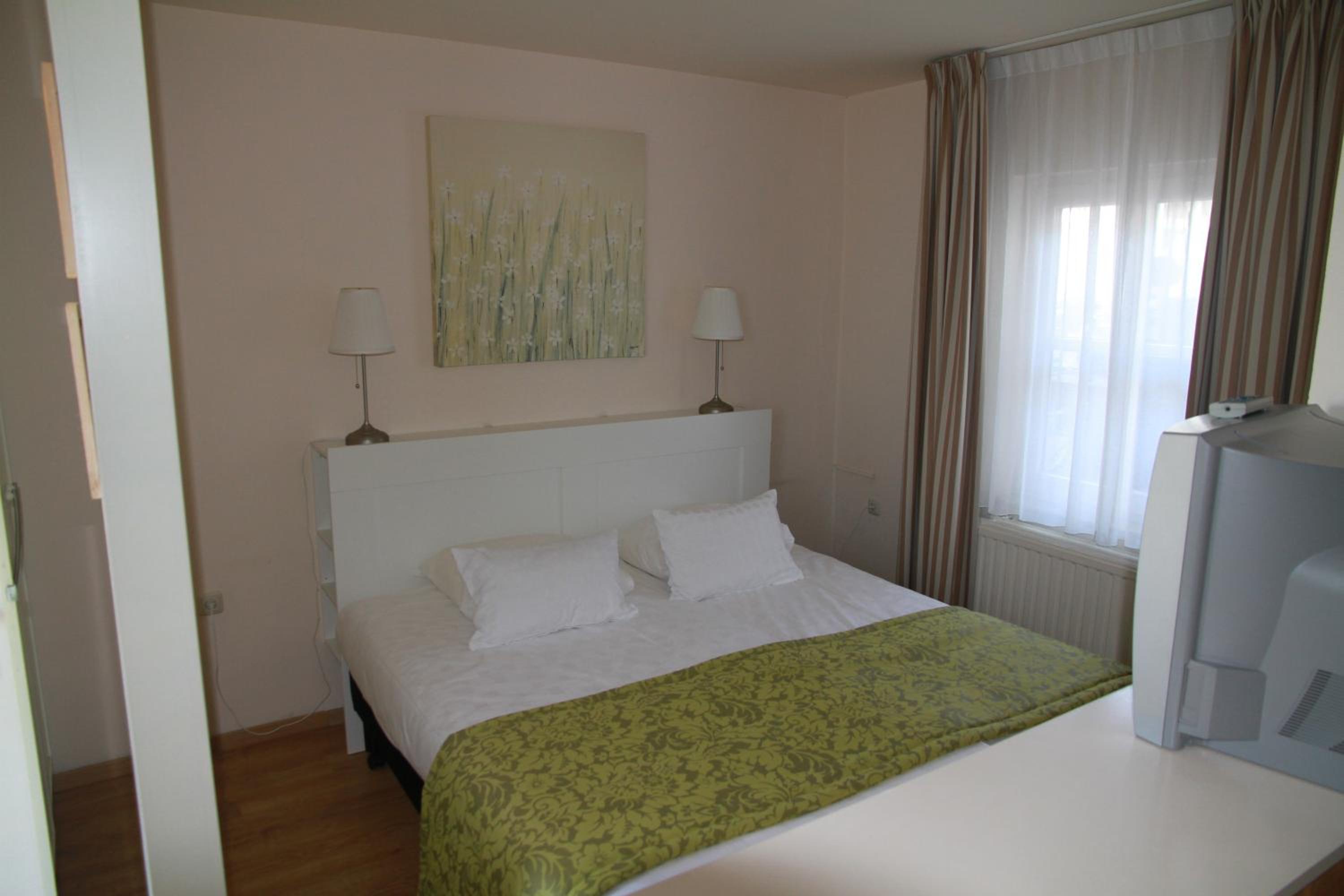 Standard Double Room - Photo 6