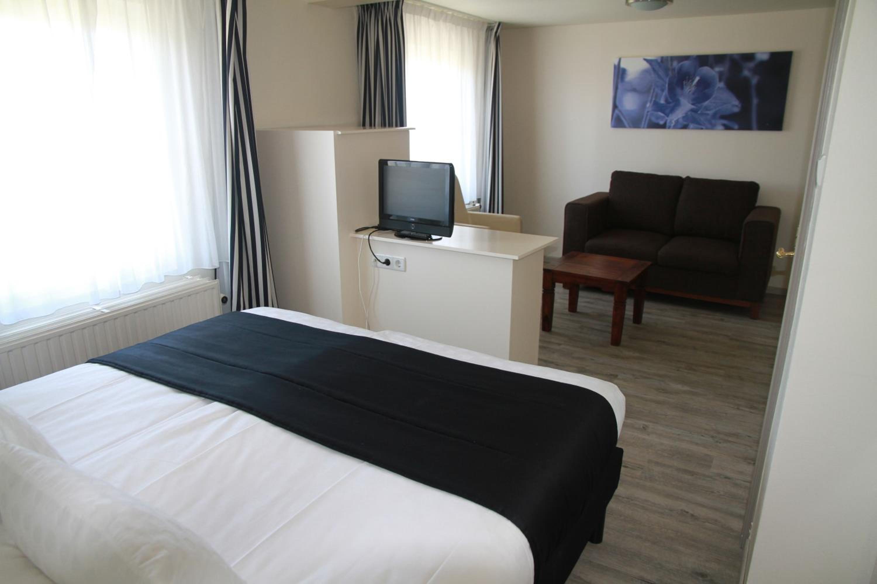 Standard Double Room - Photo 1