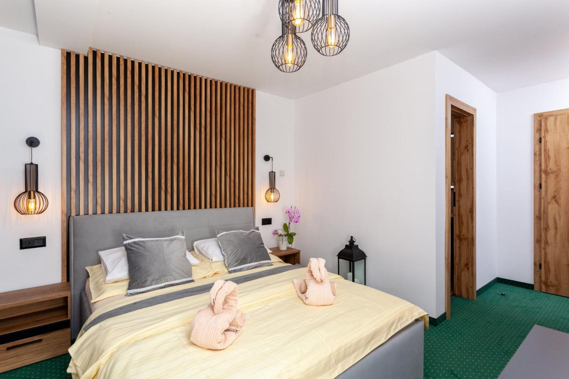 Double Room - Photo 6