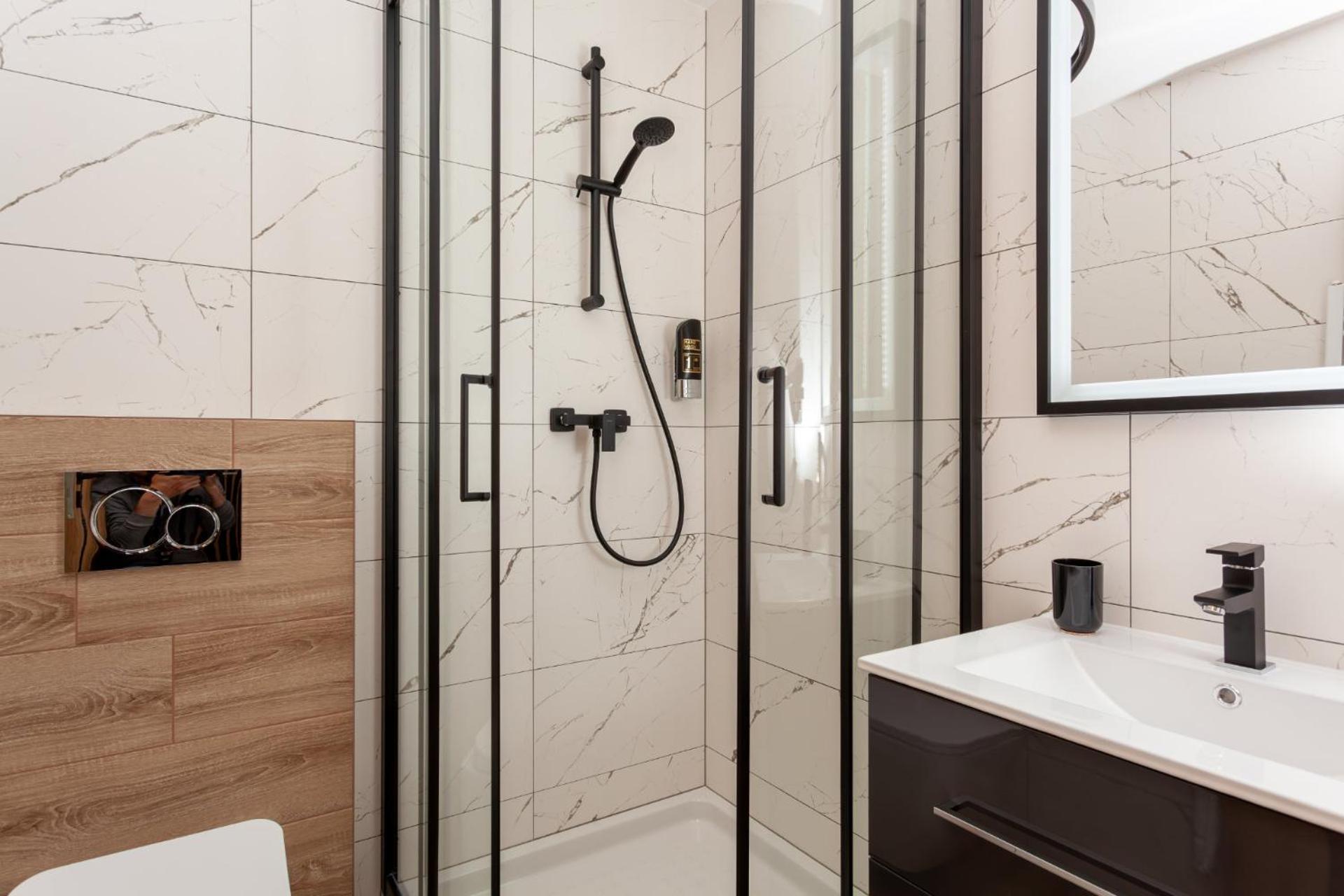 Double Room - Photo 14